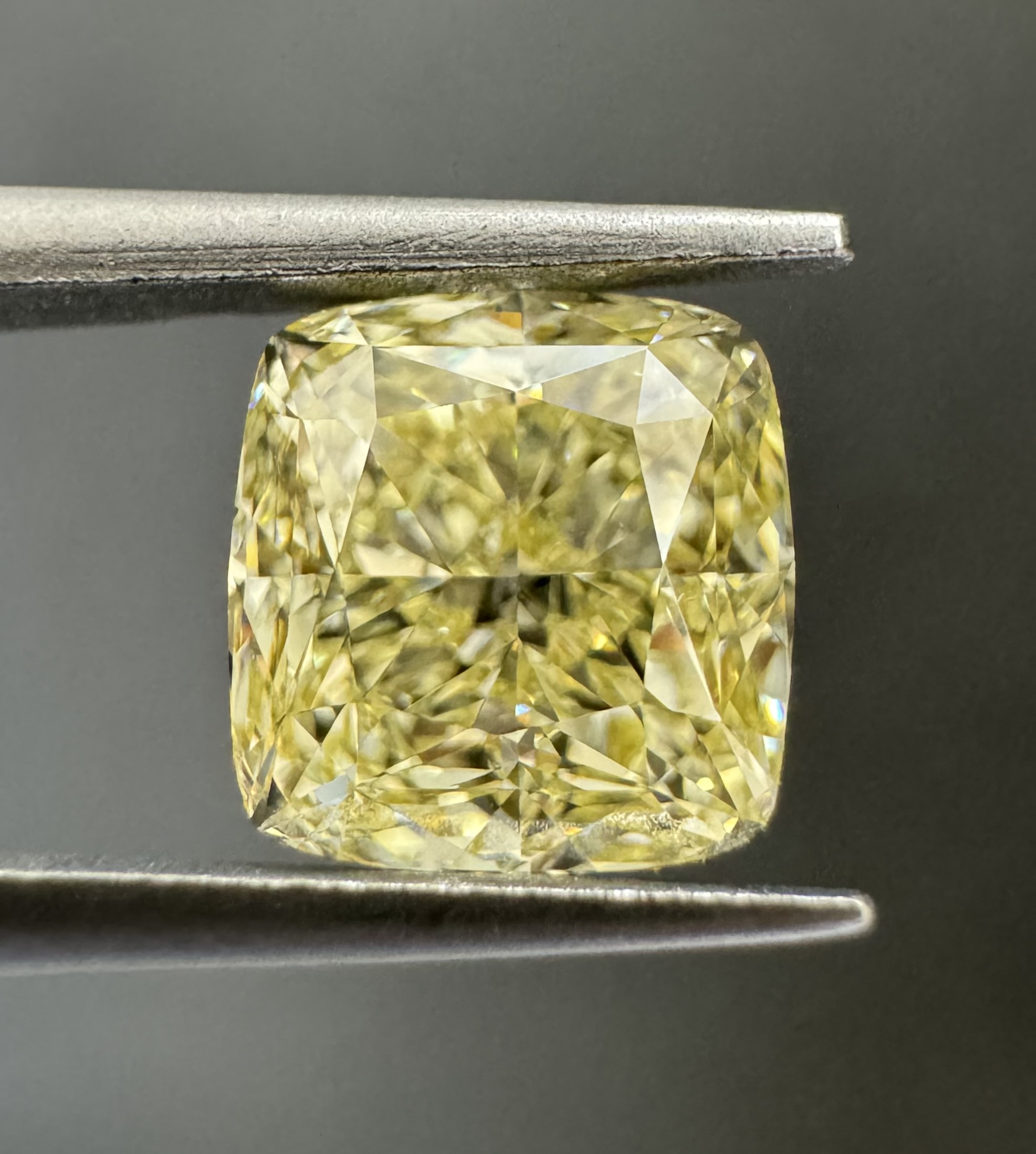 1.74ct Cushion SINGLE image 2 of 3
