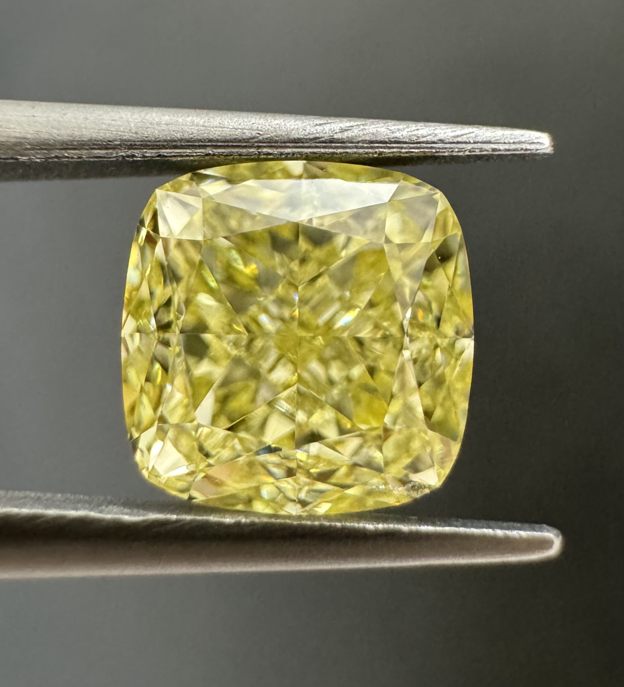 1.88ct Cushion SINGLE image 2 of 3