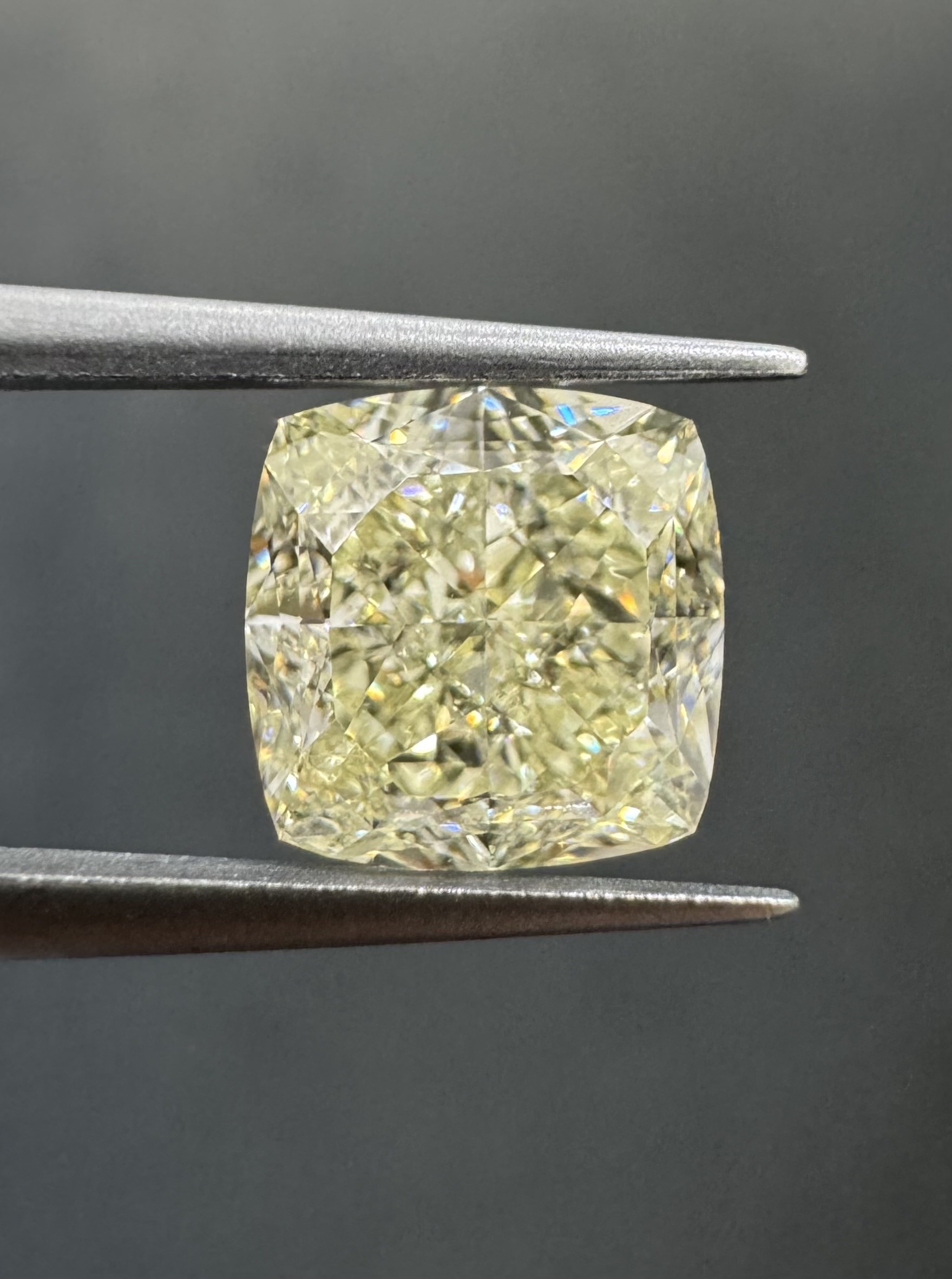 3.01ct Cushion SINGLE image 2 of 3