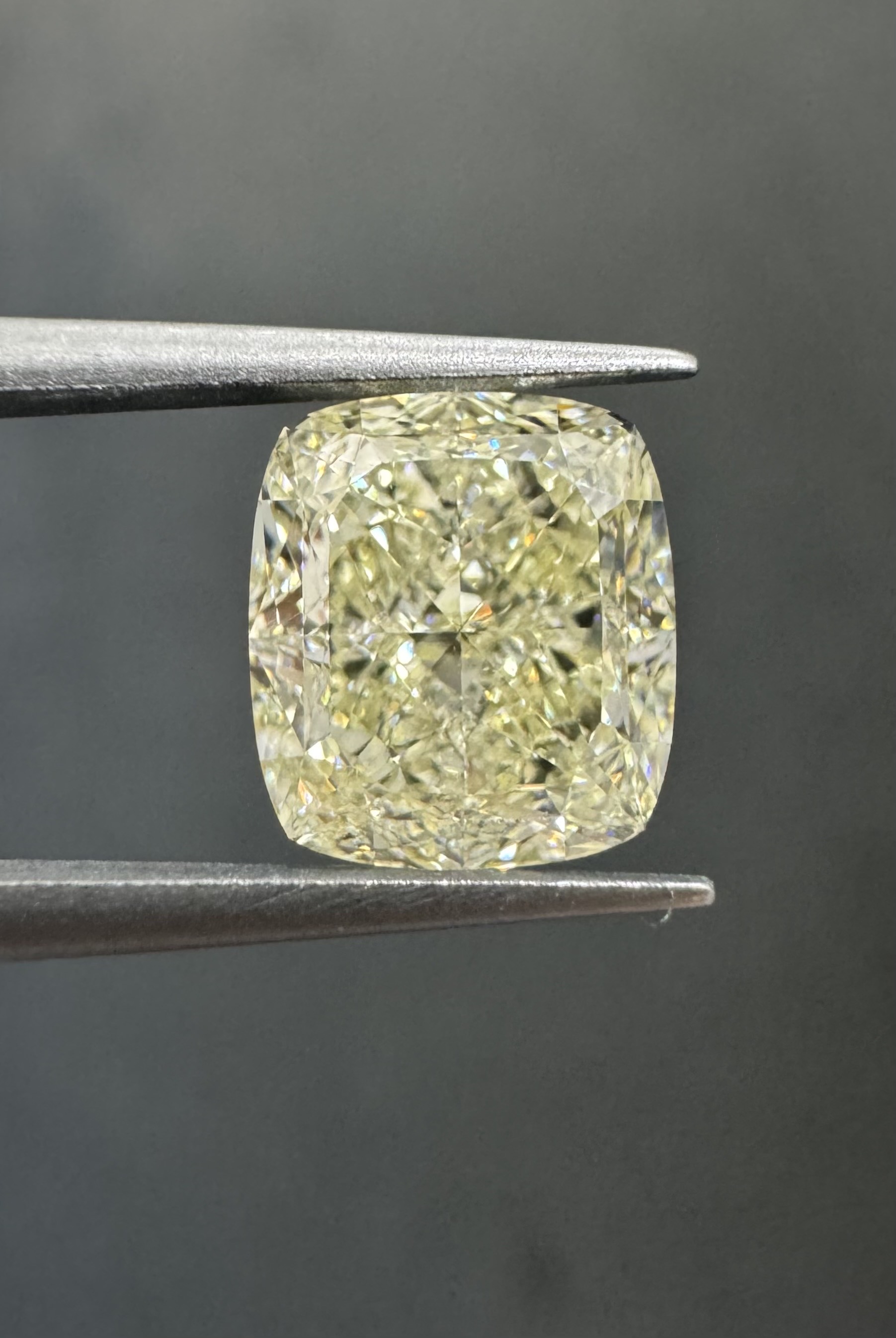 3.01ct Cushion SINGLE image 2 of 3