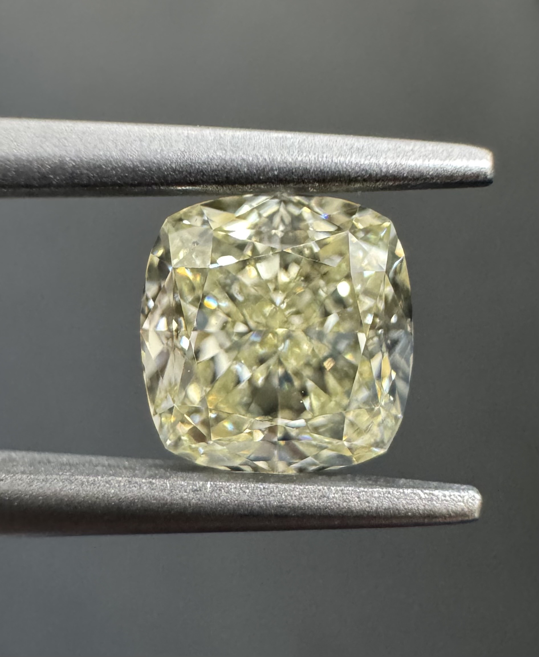 1.09ct Cushion SINGLE