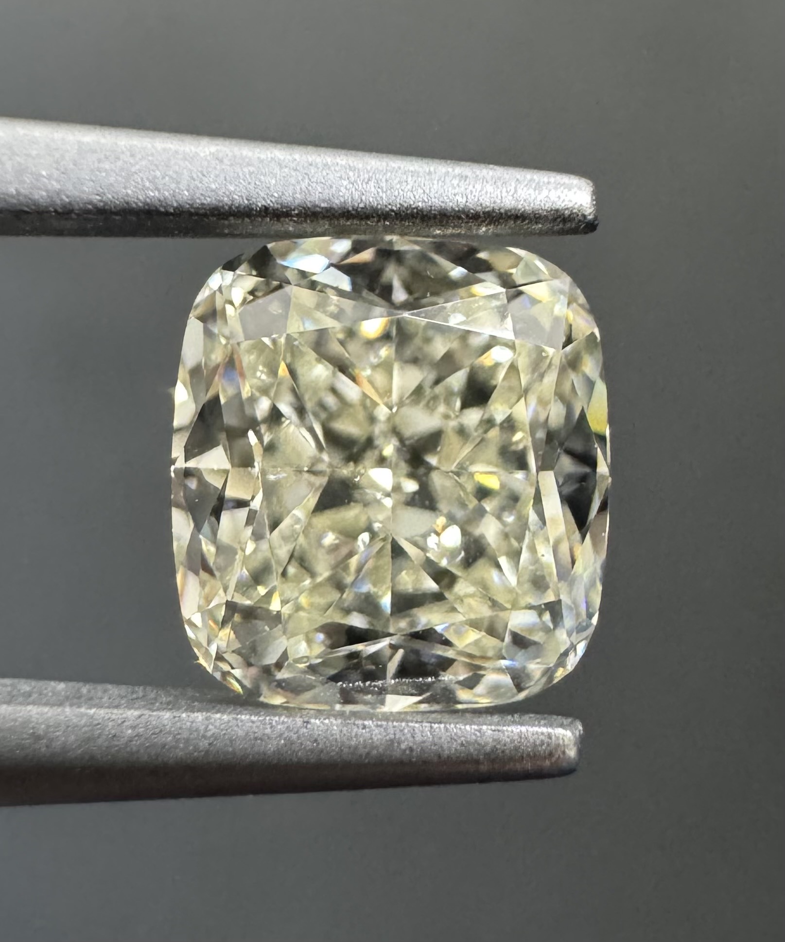 1.06ct Cushion SINGLE