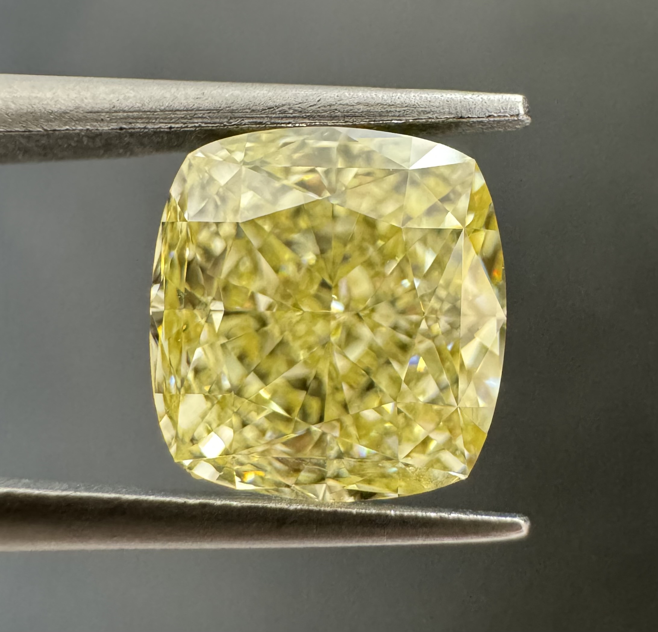 2.22ct Cushion SINGLE image 2 of 3