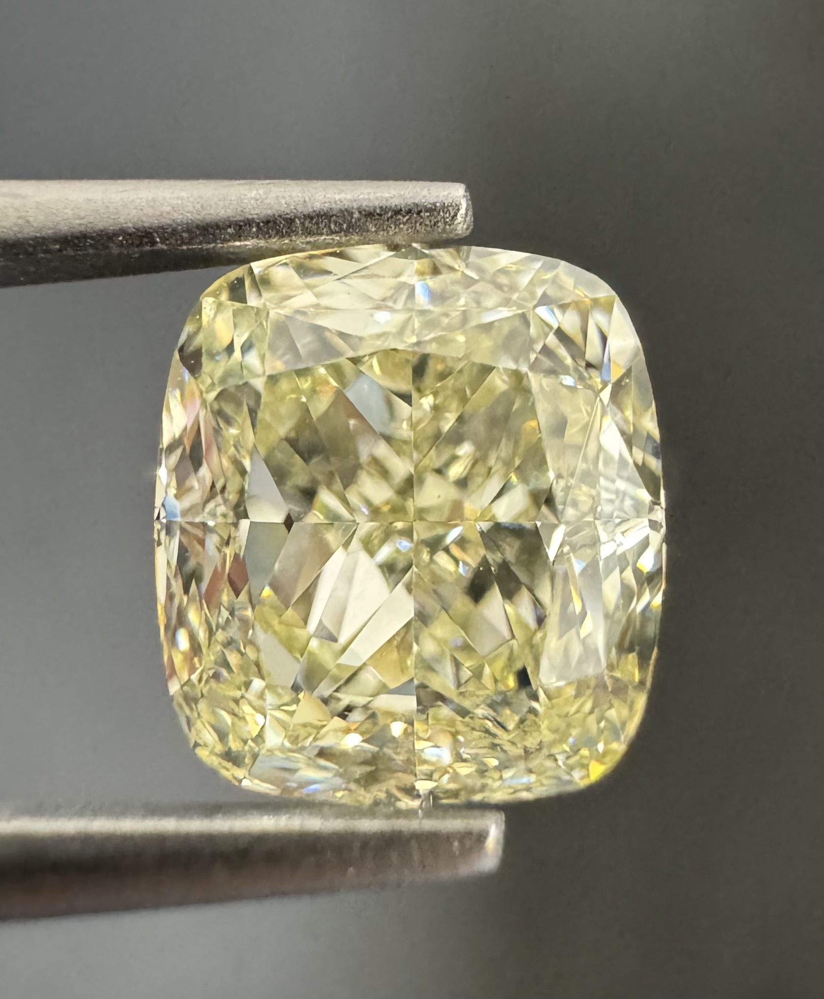 1.84ct Cushion SINGLE