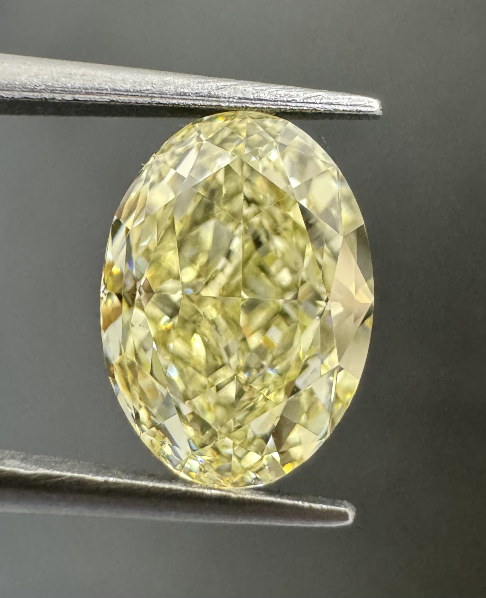 2.10ct Oval SINGLE image 2 of 3