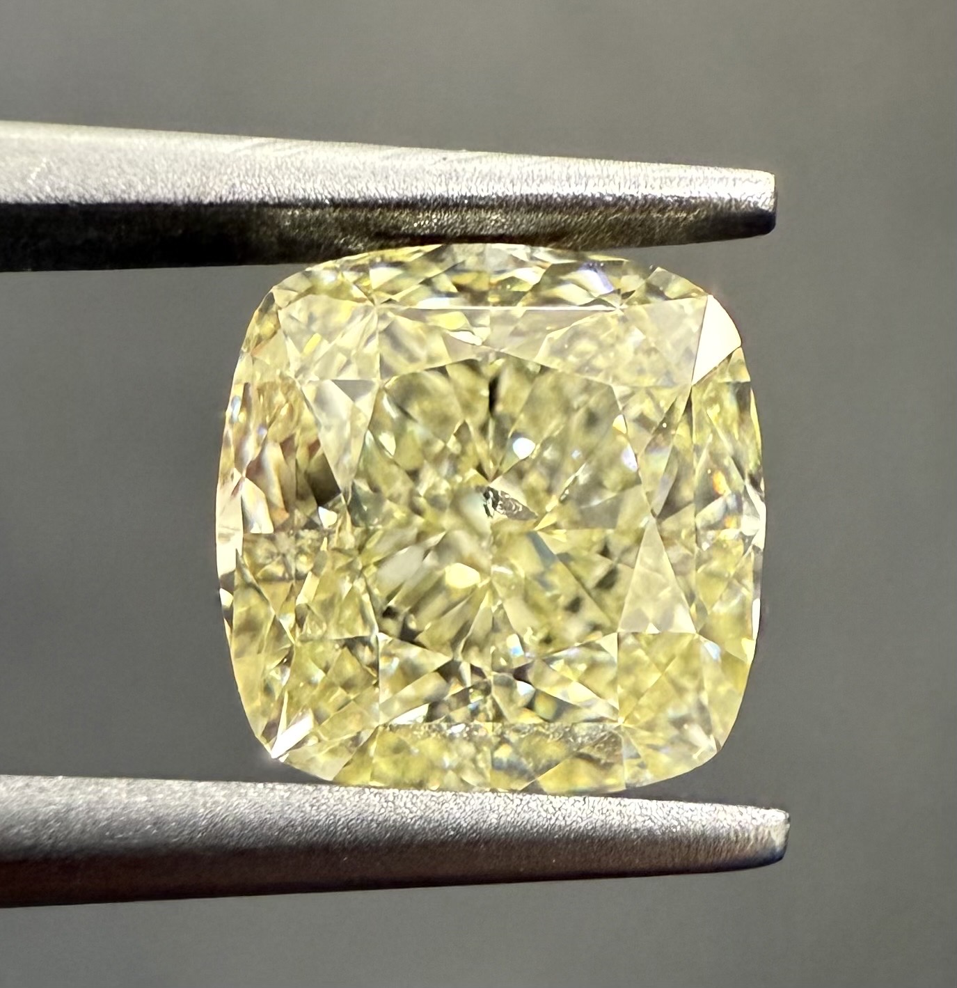 2.05ct Cushion SINGLE