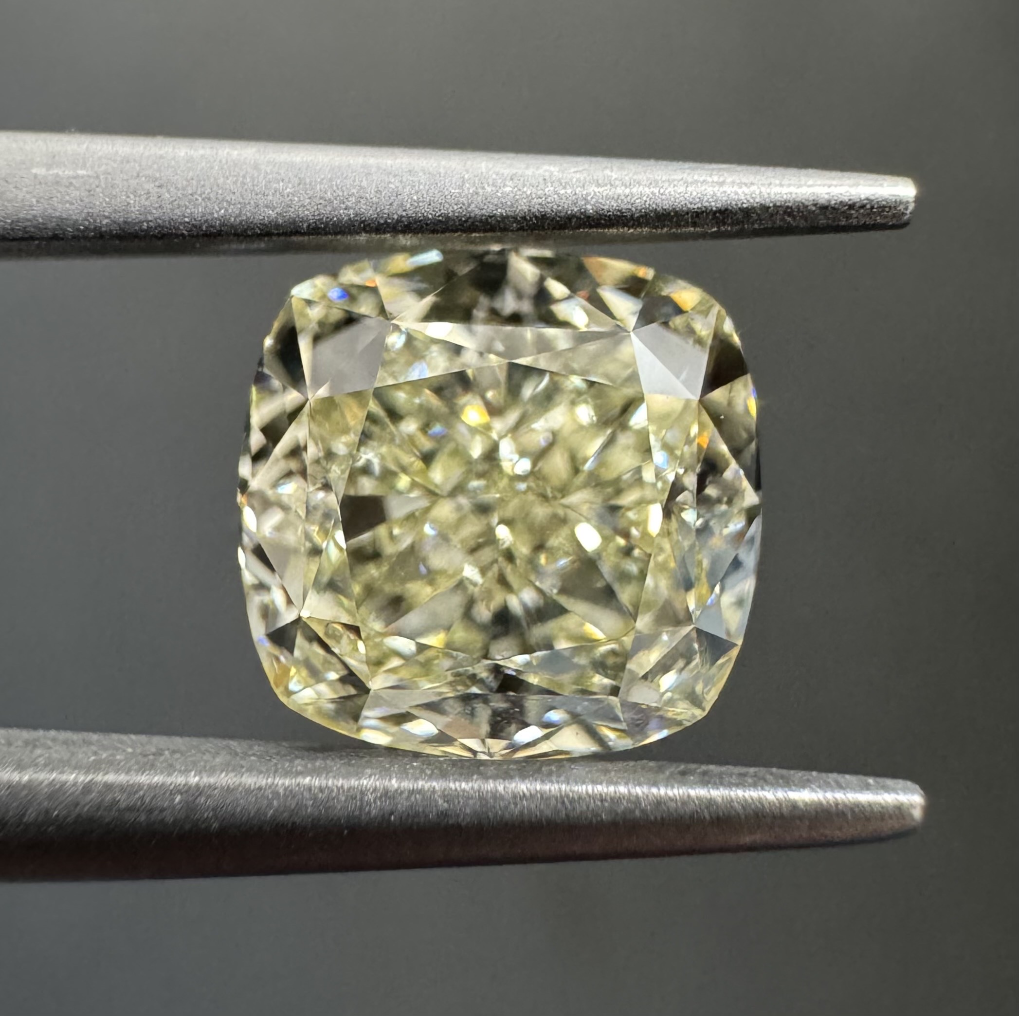 2.02ct Cushion SINGLE