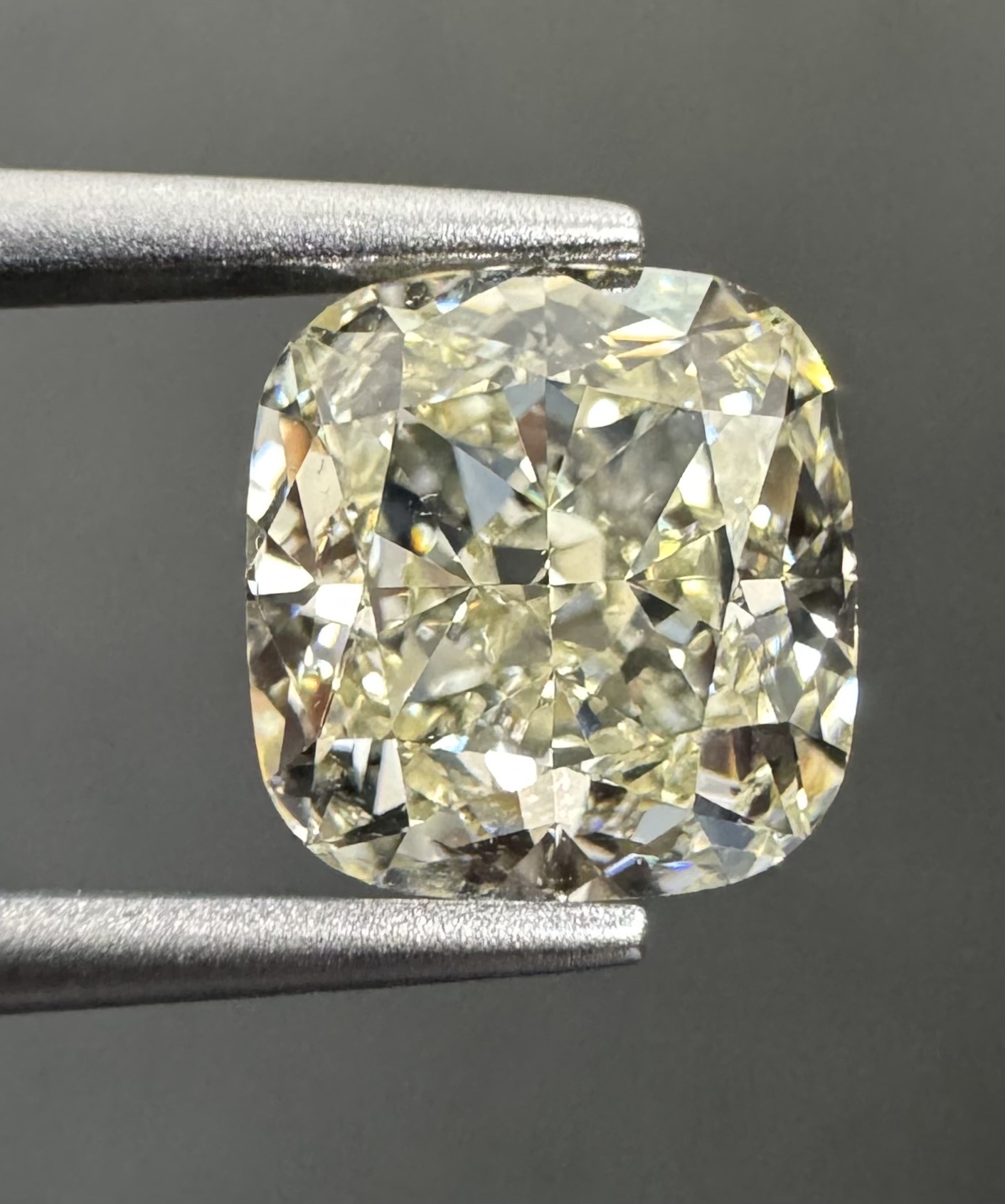 2.01ct Cushion SINGLE