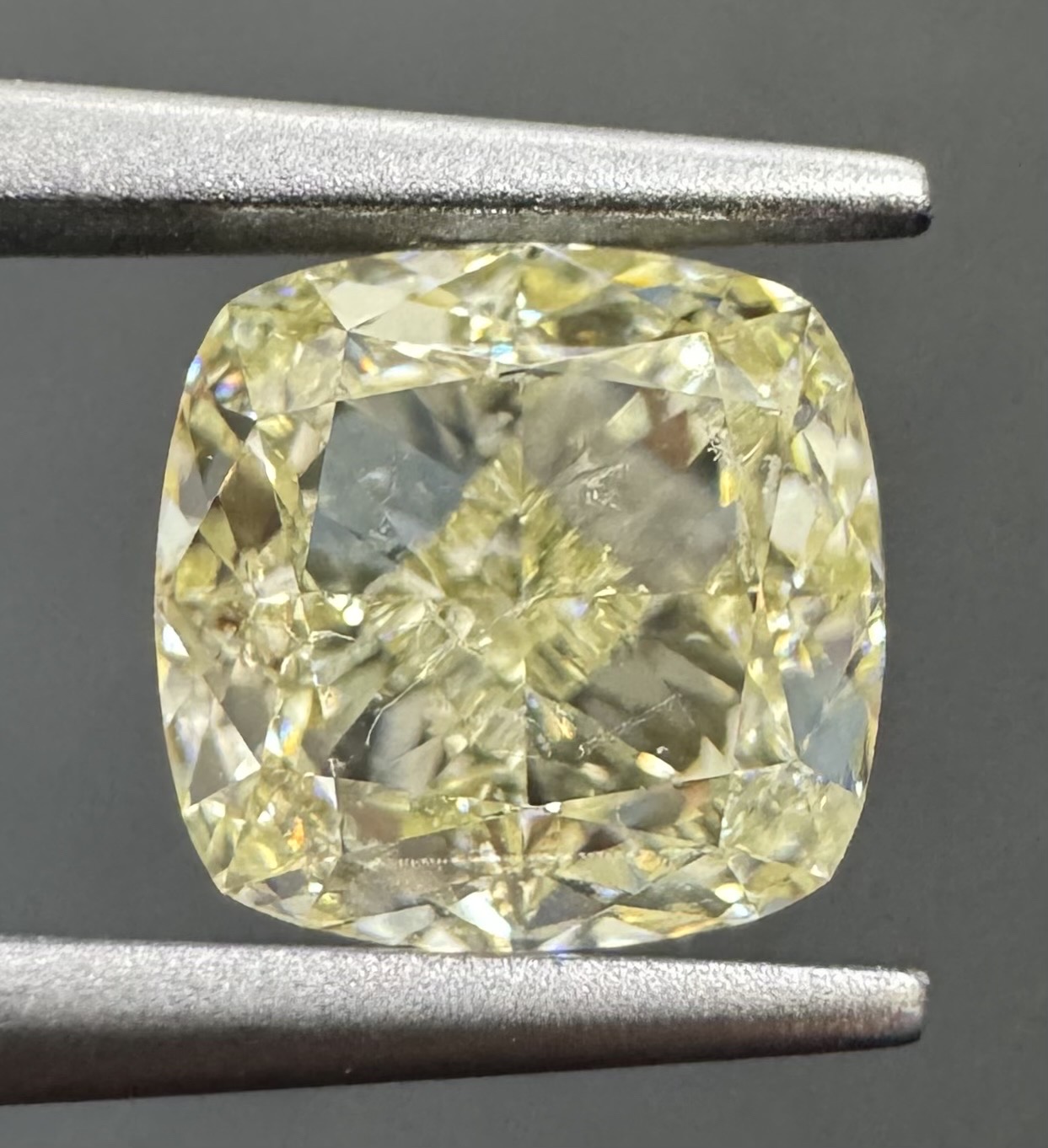 2.01ct Cushion SINGLE