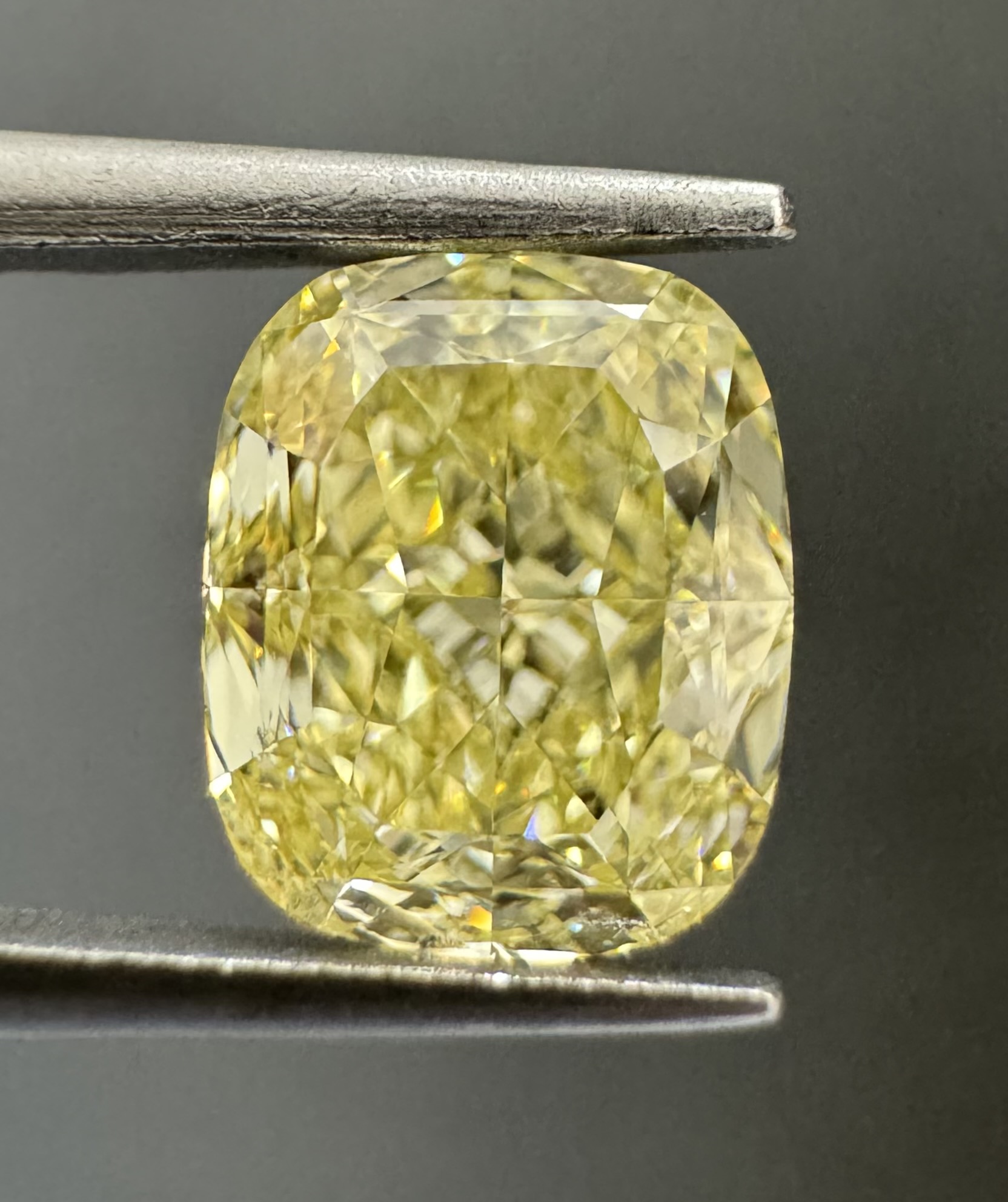 1.30ct Cushion SINGLE image 2 of 3