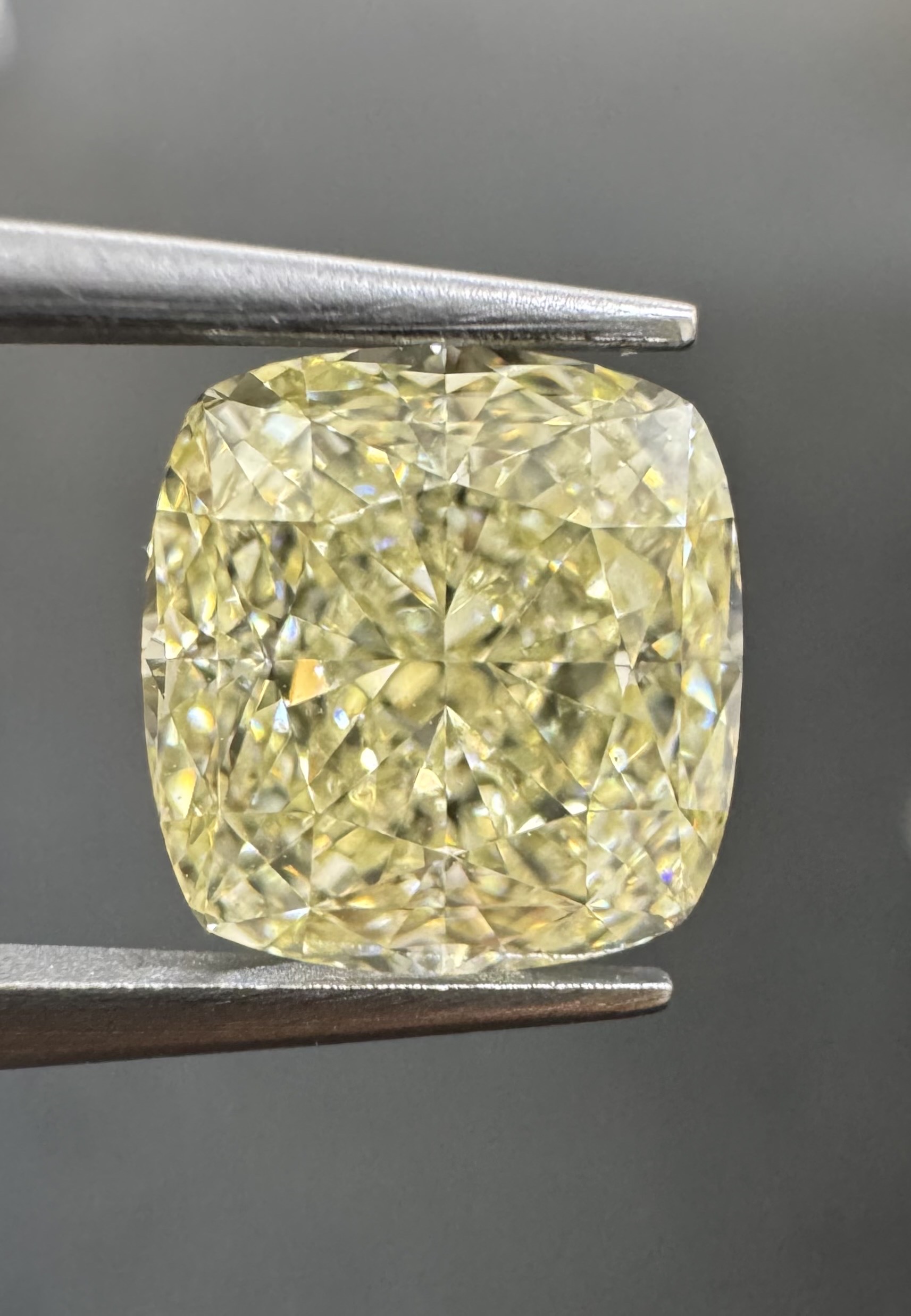 3.43ct Cushion SINGLE image 2 of 3