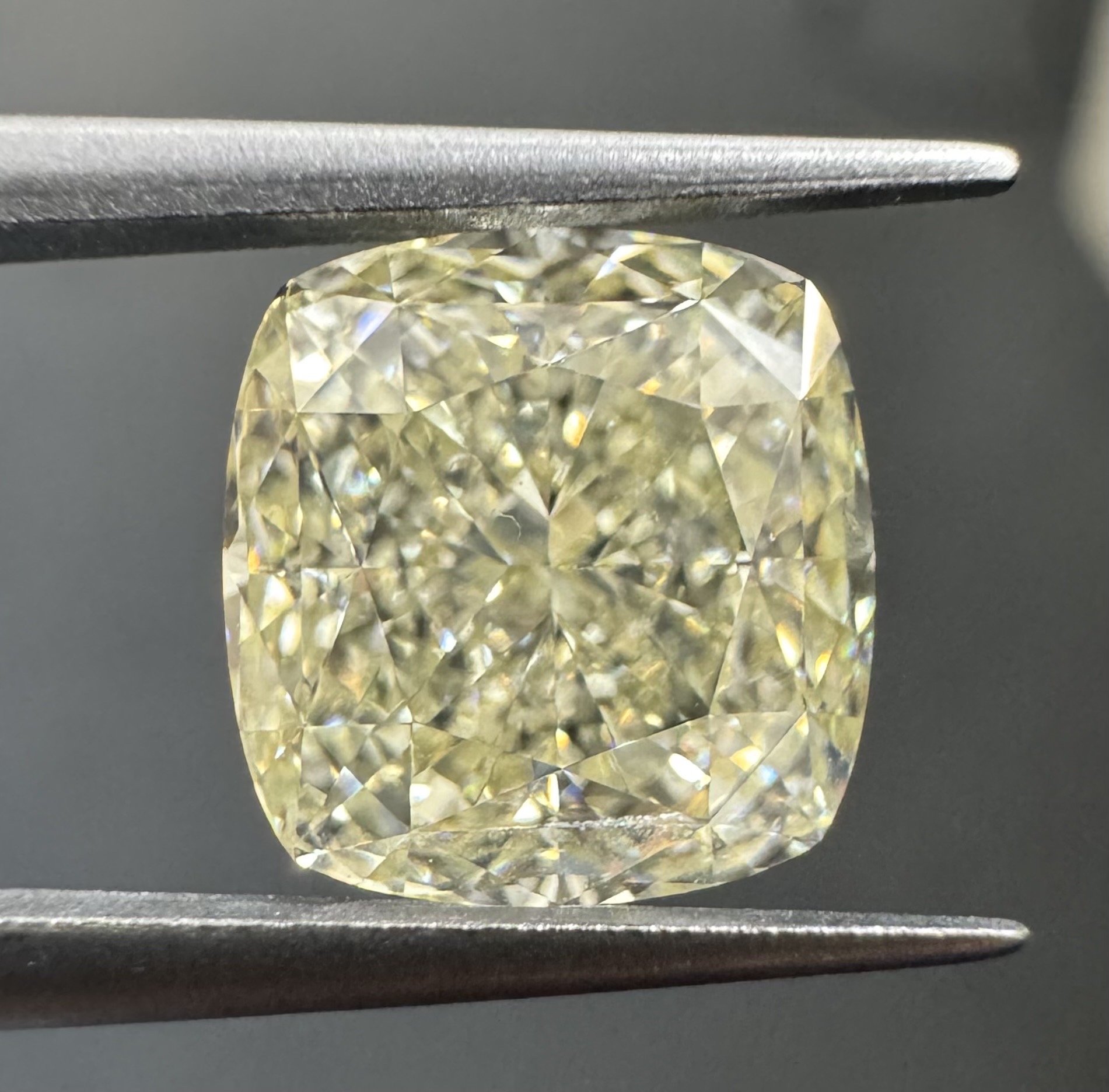 3.30ct Cushion SINGLE image 2 of 3