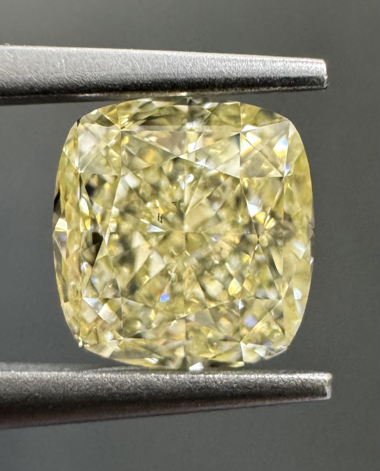 1.06ct Cushion SINGLE image 2 of 3