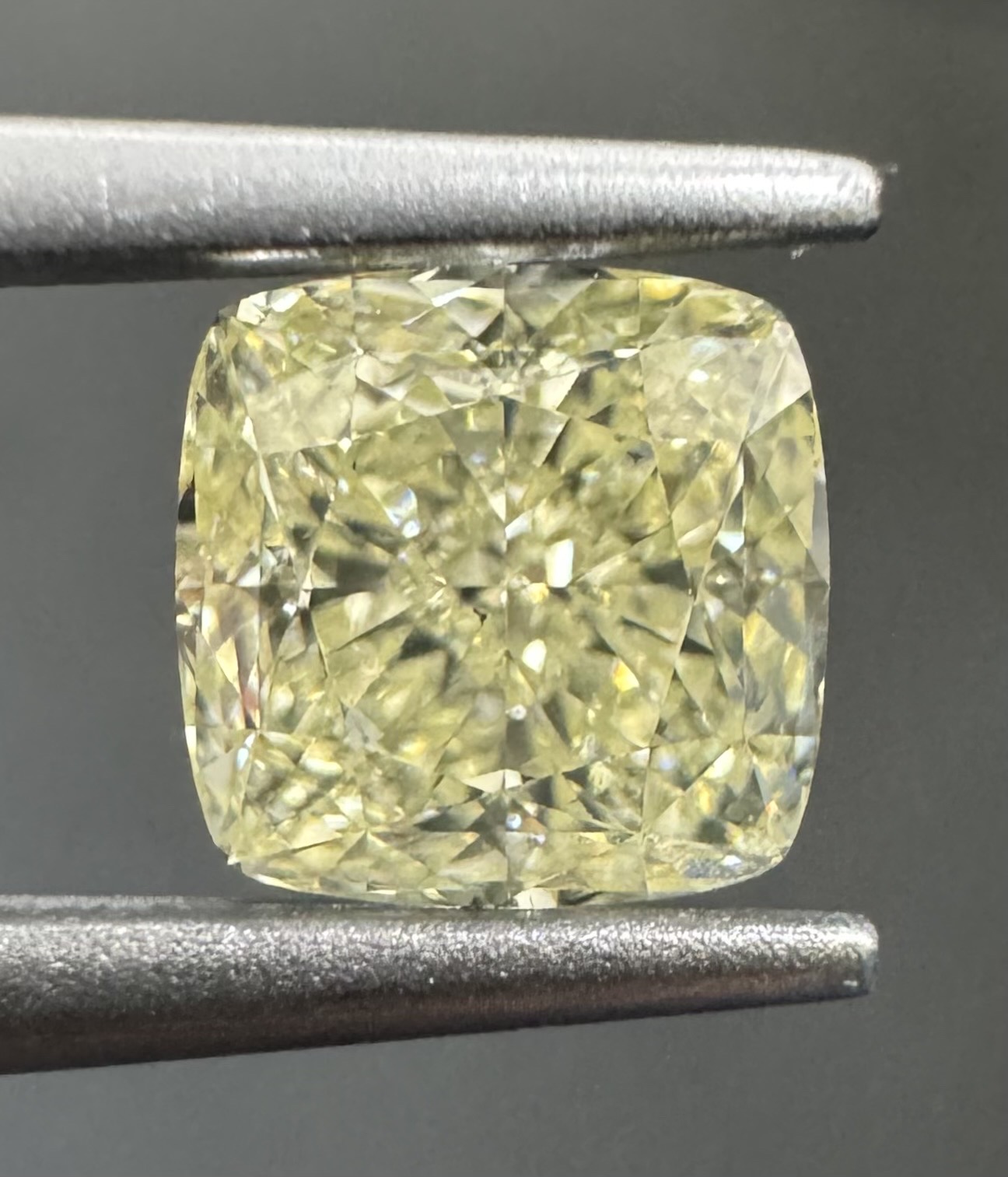 1.04ct Cushion SINGLE image 3 of 4