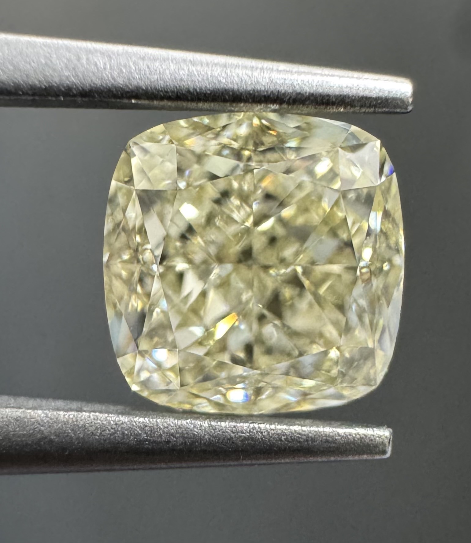 1.06ct Cushion SINGLE image 3 of 4