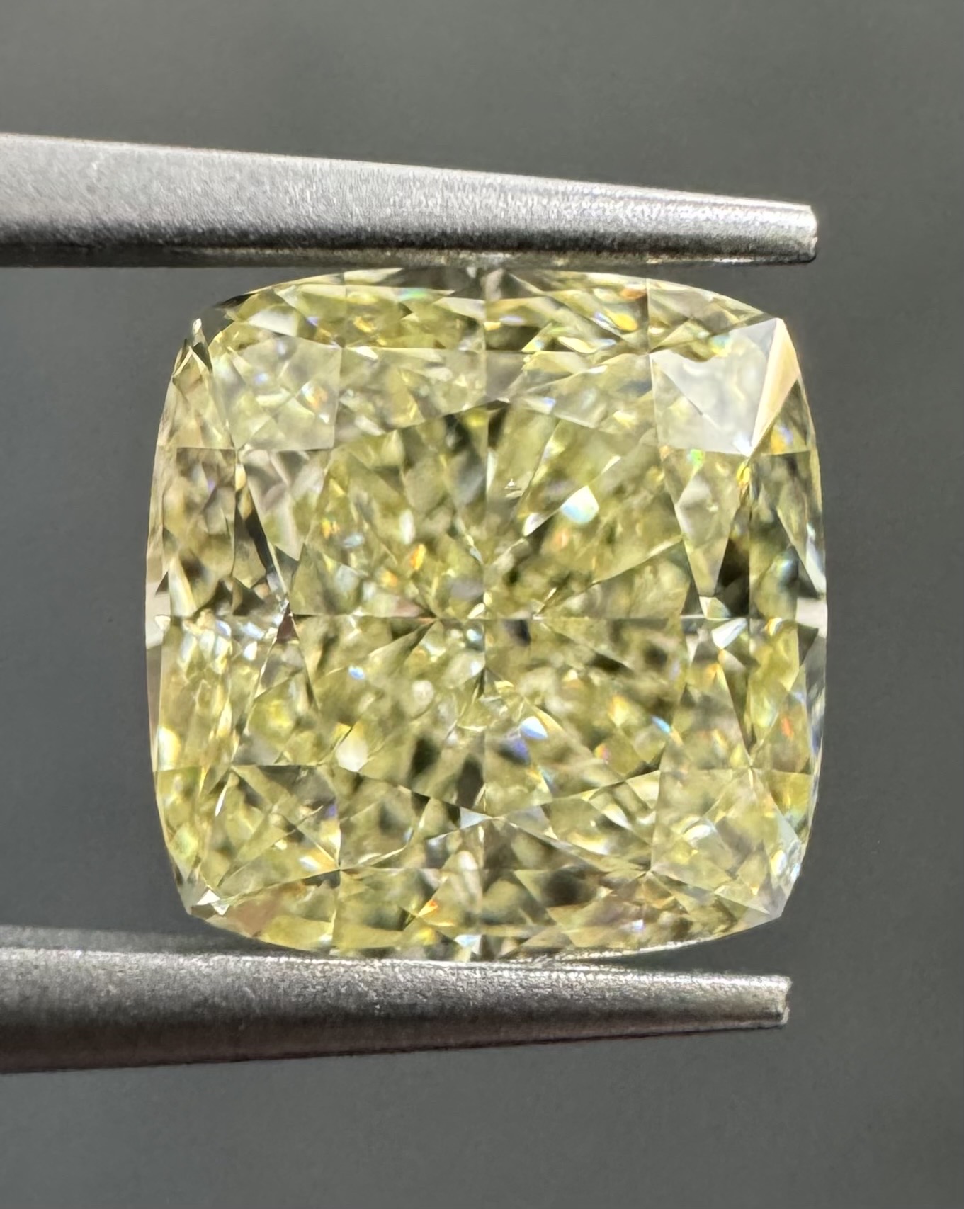2.46ct Cushion SINGLE image 2 of 3