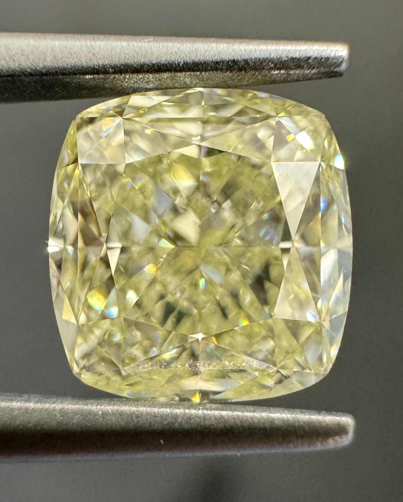 2.12ct Cushion SINGLE image 2 of 3