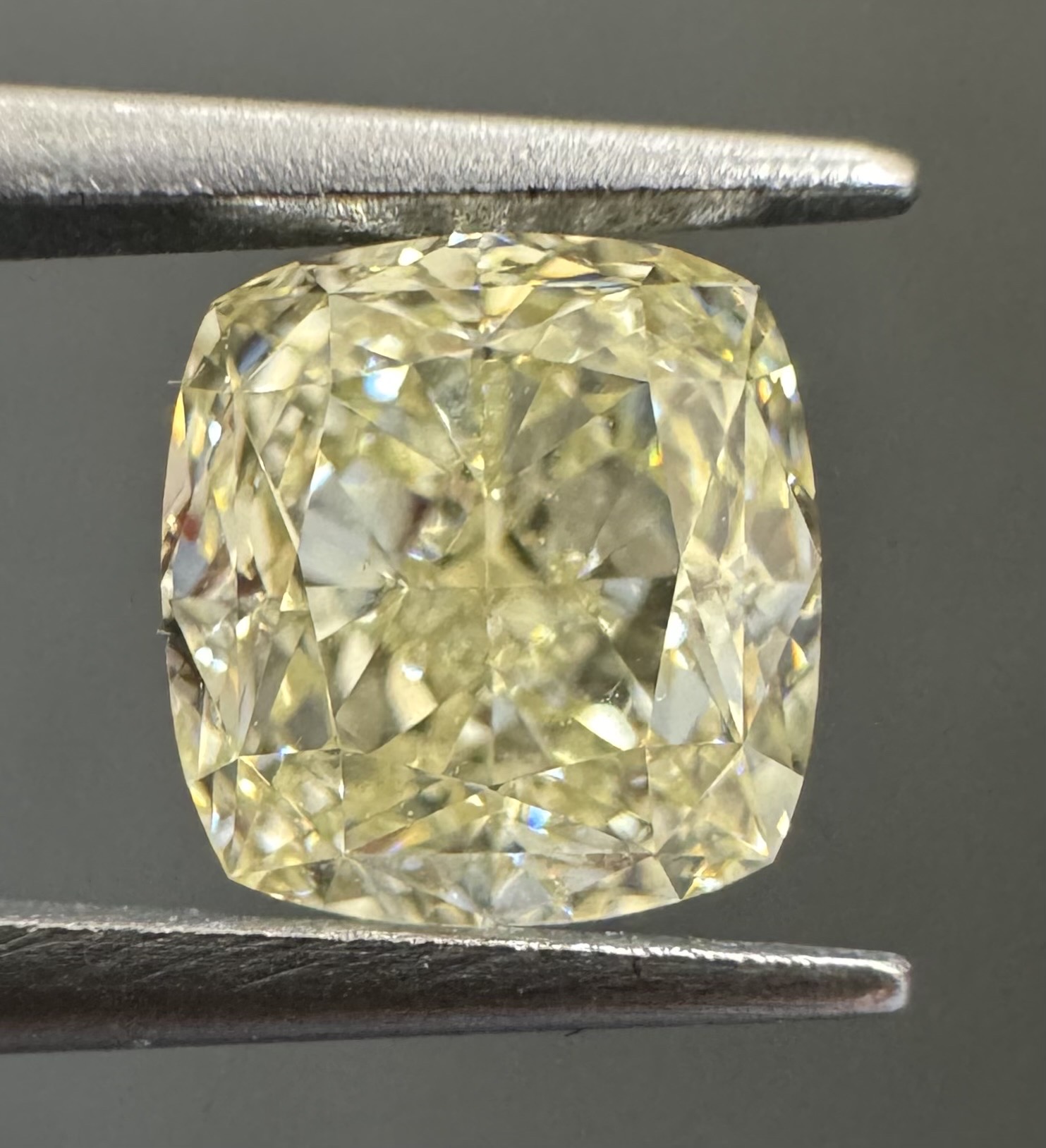 1.06ct Cushion SINGLE image 3 of 4