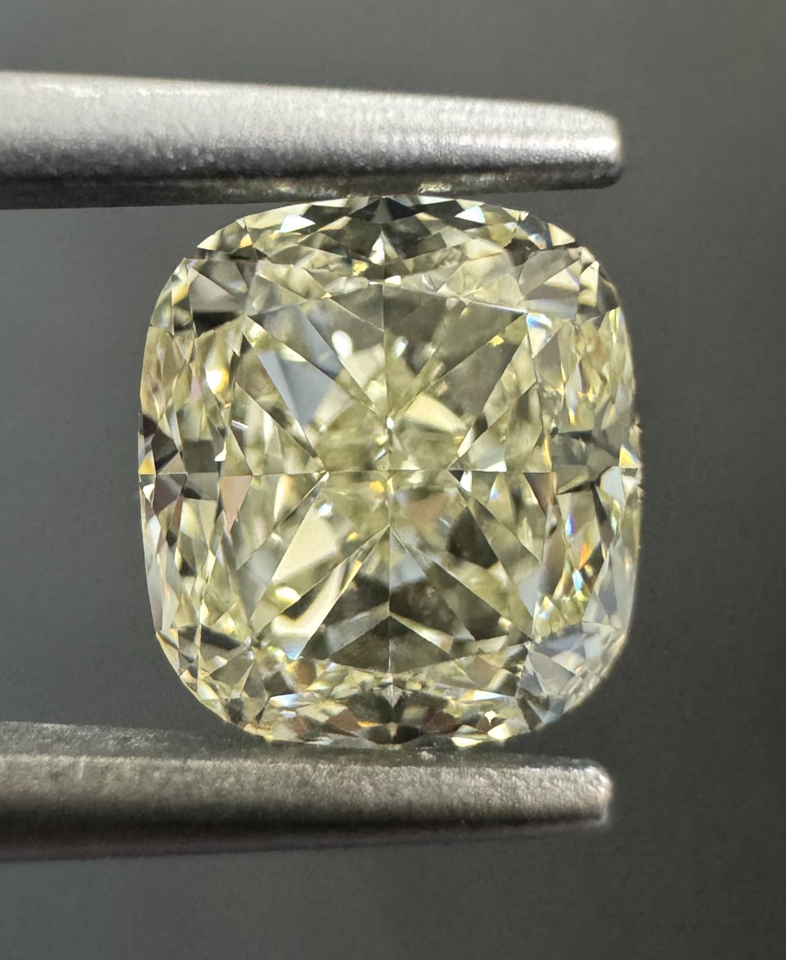 1.01ct Cushion SINGLE image 3 of 4
