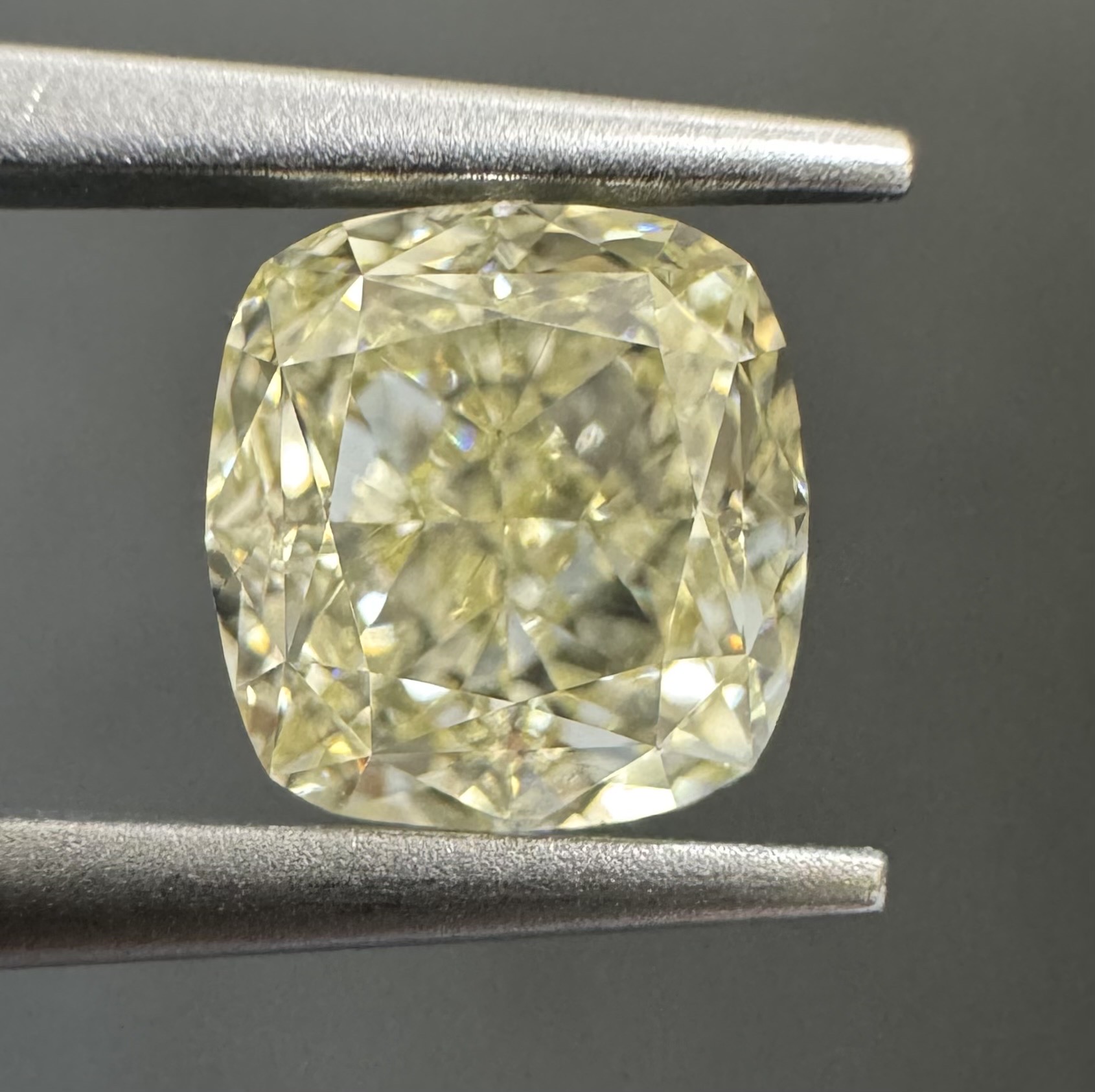 1.04ct Cushion SINGLE image 3 of 4