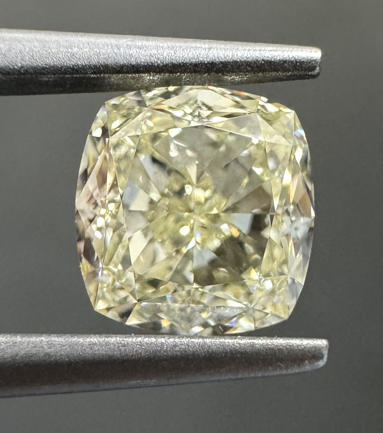 1.21ct Cushion SINGLE image 2 of 3