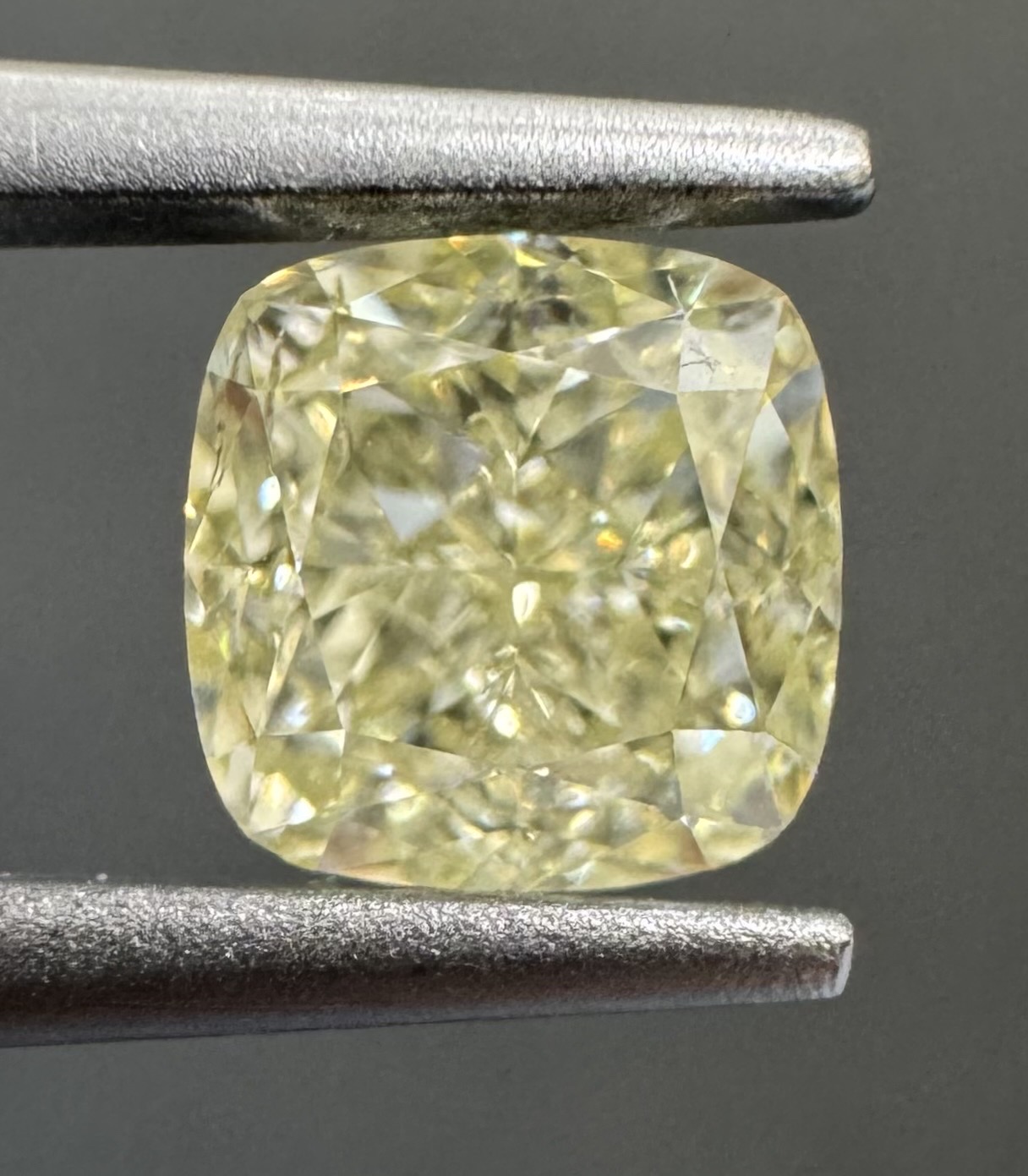 0.91ct Cushion SINGLE image 3 of 4