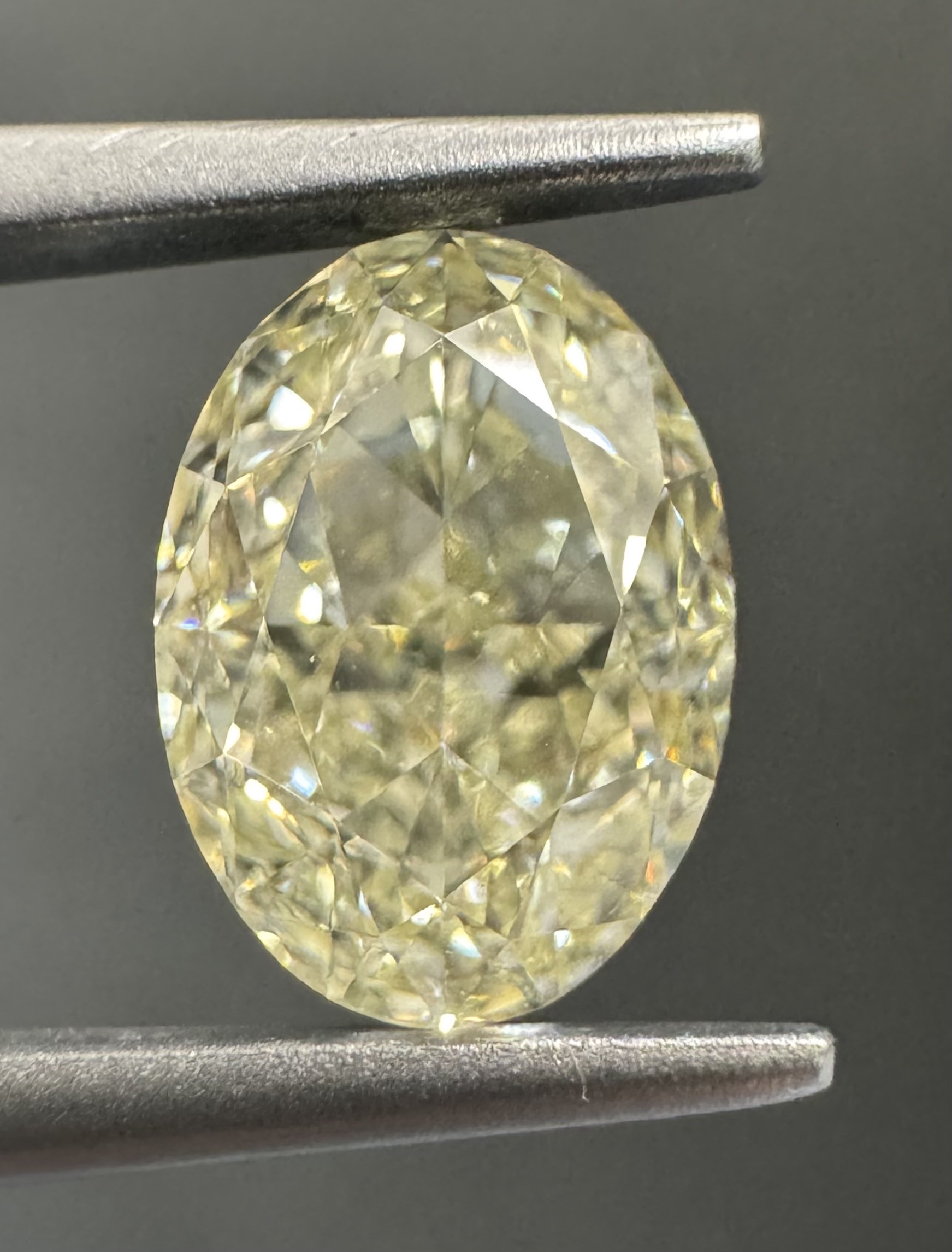 1.63ct Oval SINGLE image 2 of 3