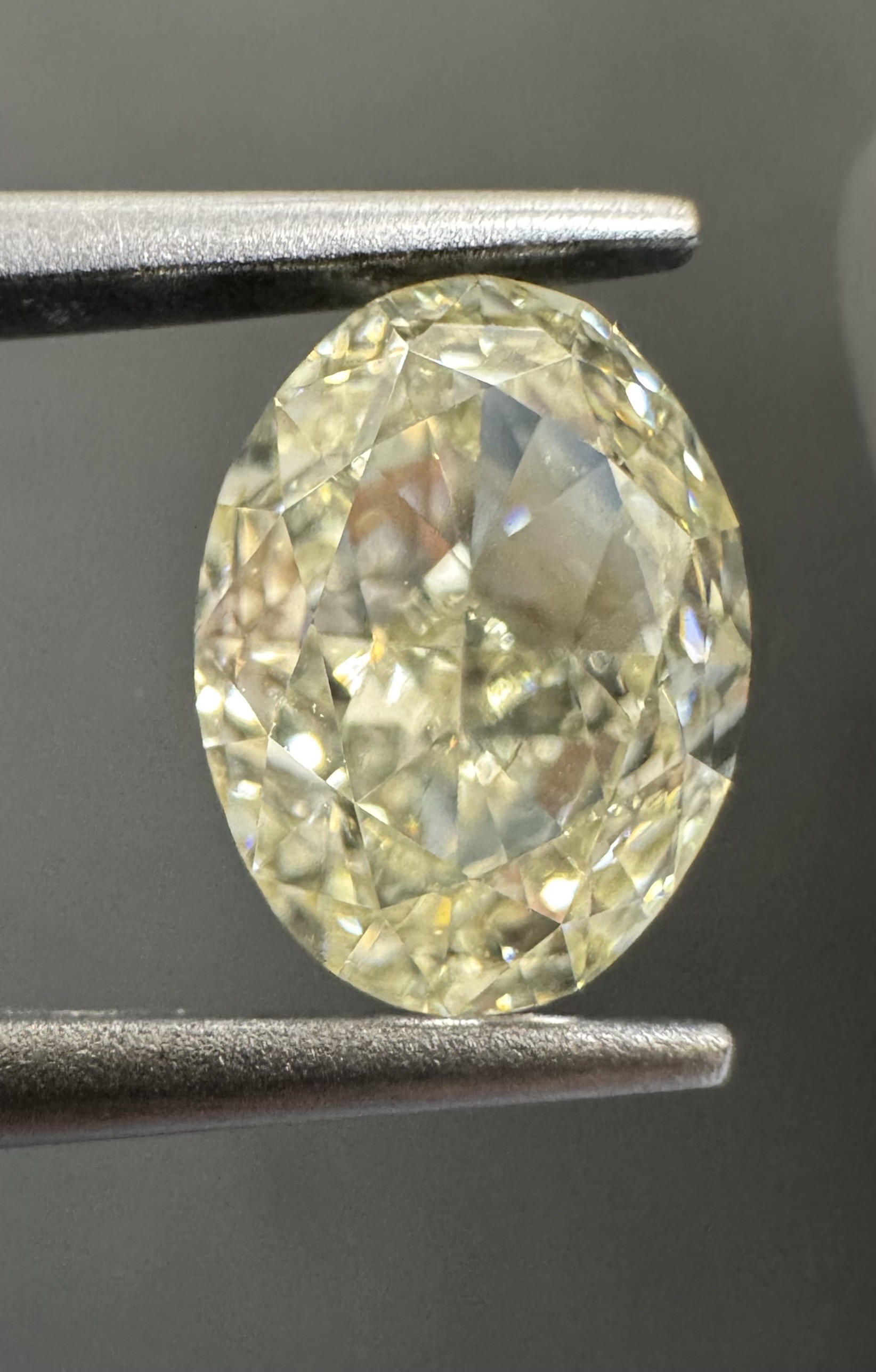 1.70ct Oval SINGLE image 3 of 4