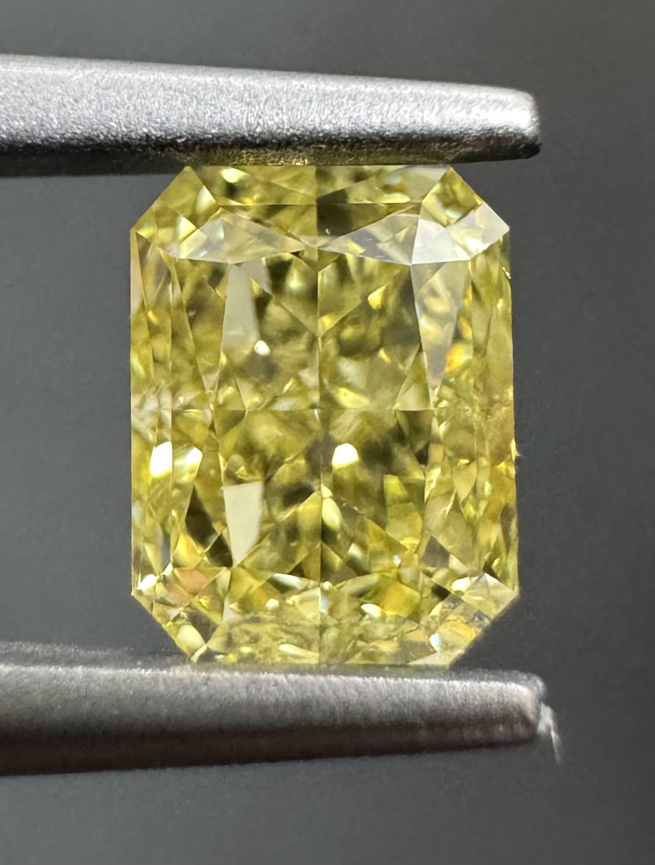 0.65ct Radiant SINGLE image 2 of 3
