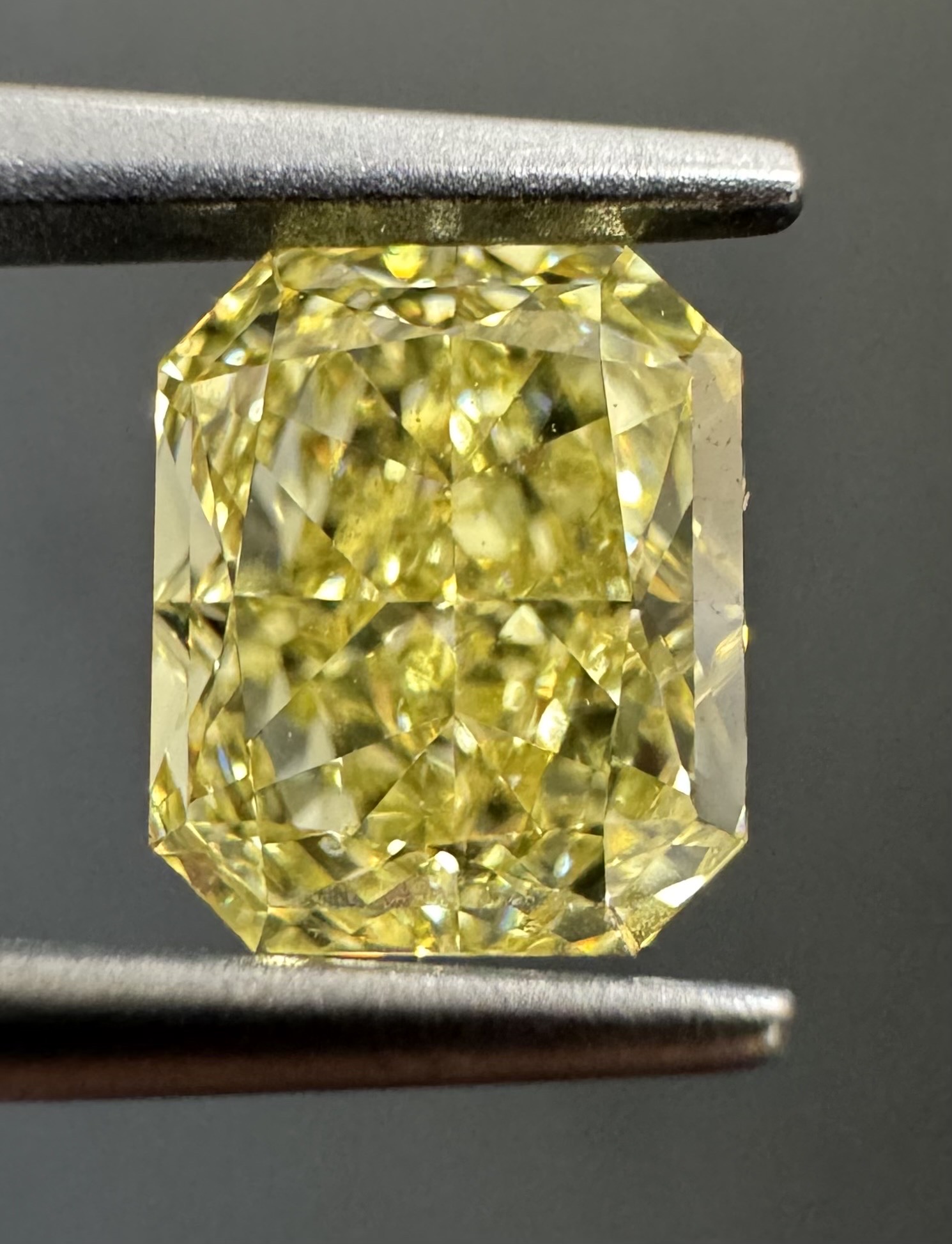 1.08ct Radiant SINGLE image 2 of 3