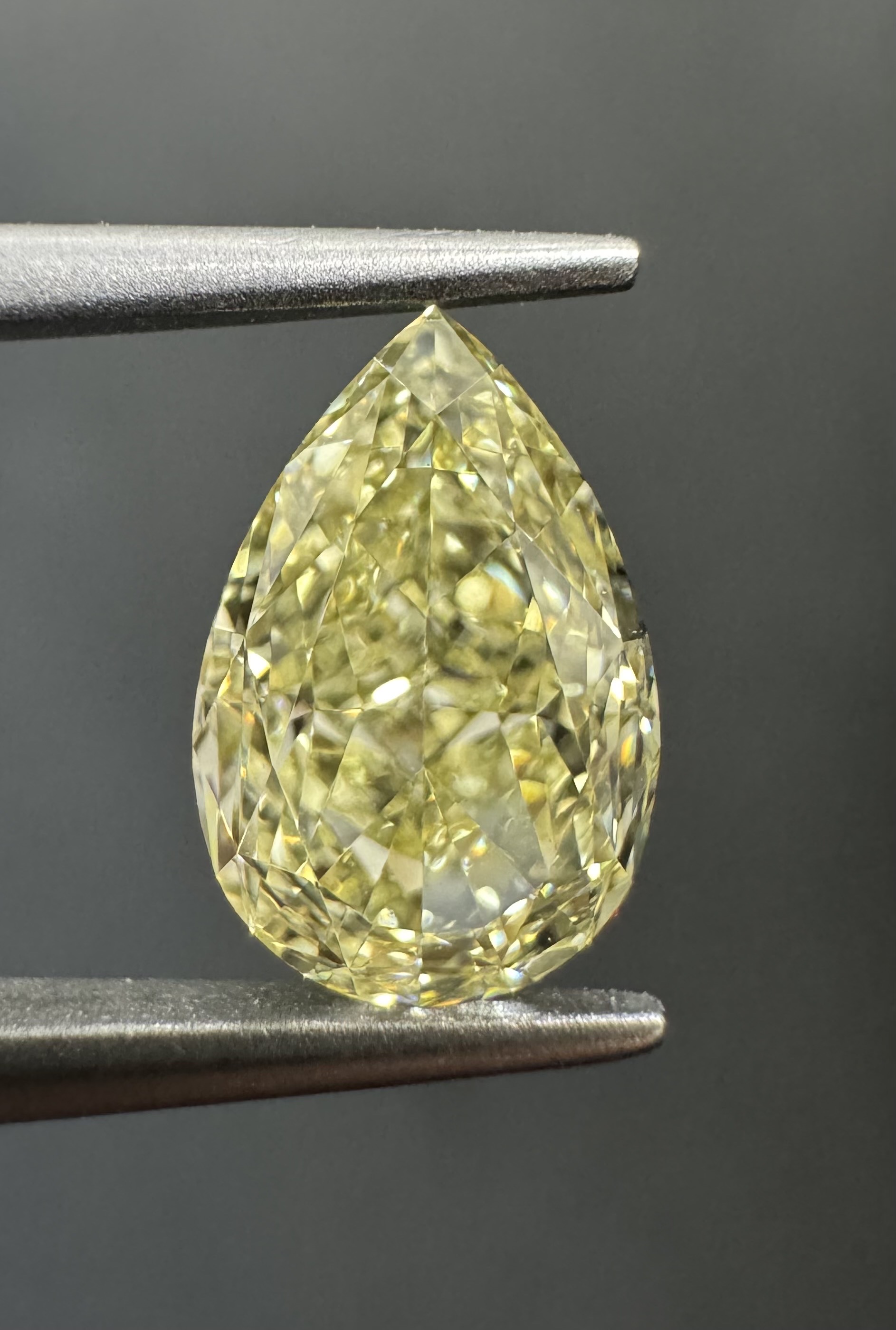 1.55ct Pear SINGLE image 2 of 3