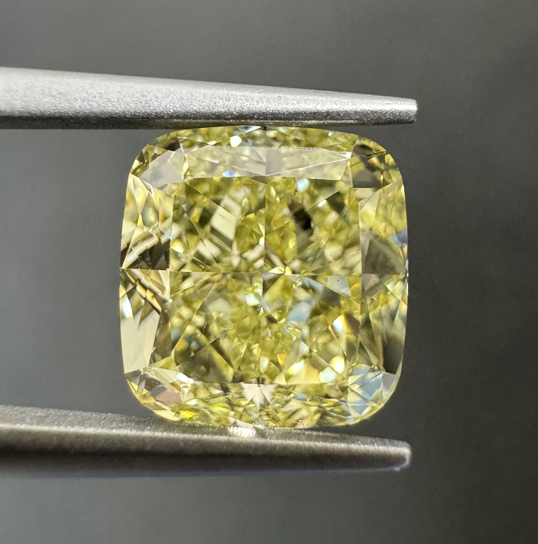 3.52ct Cushion SINGLE image 2 of 3