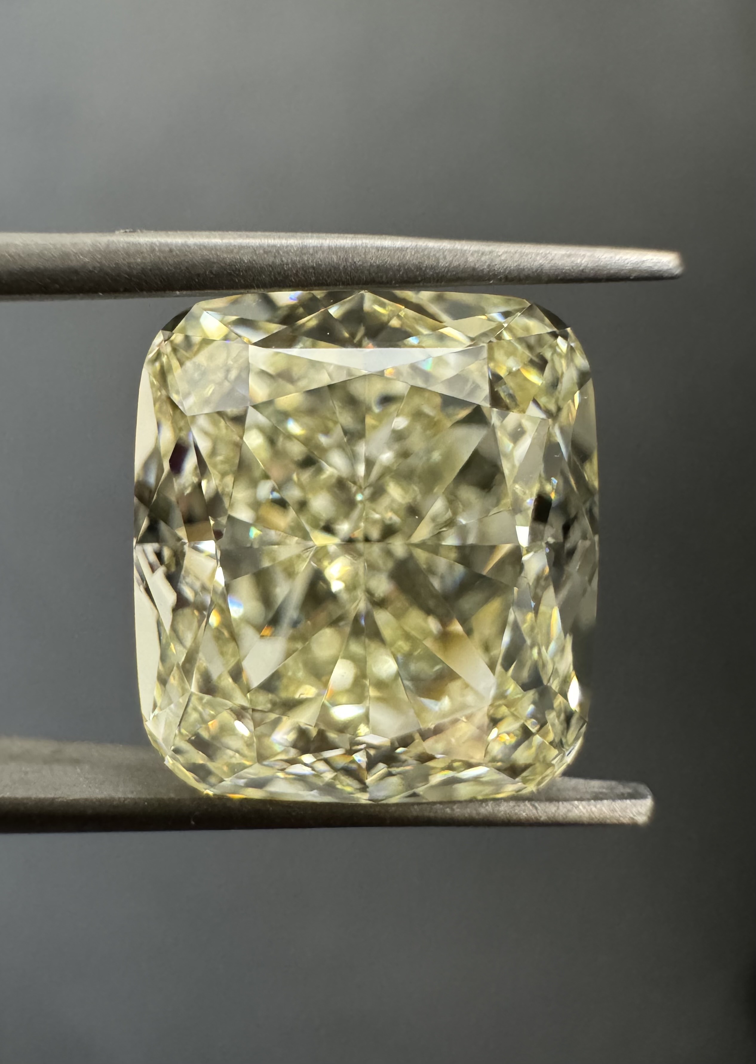 5.02ct Cushion SINGLE image 2 of 3