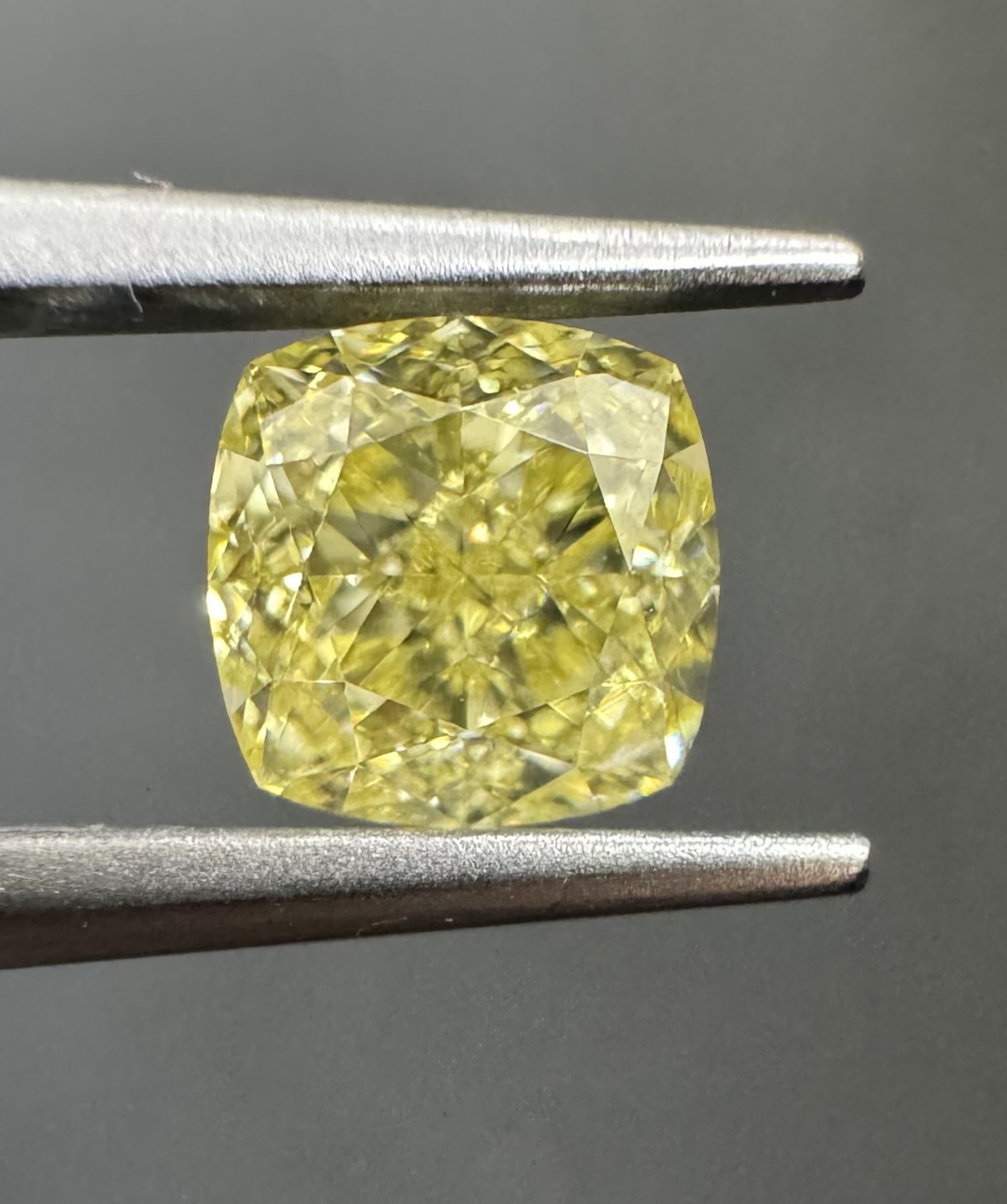 1.01ct Cushion SINGLE image 2 of 3