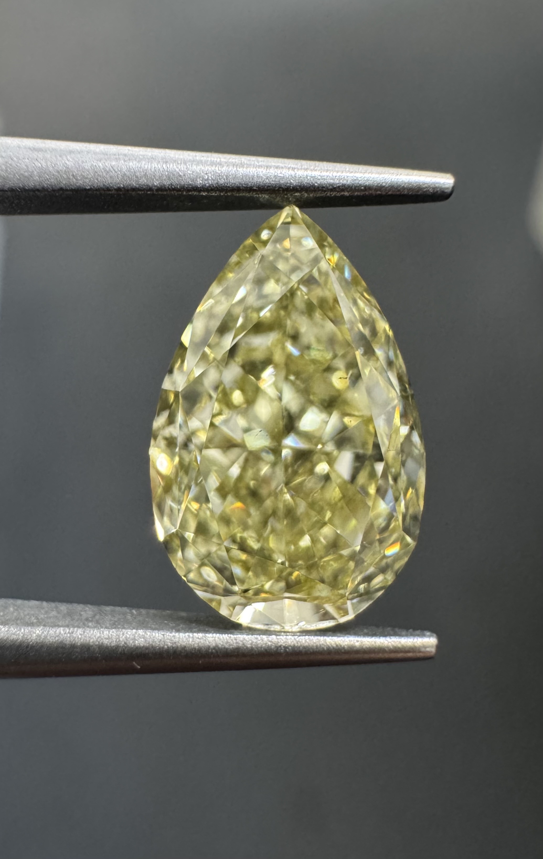 2.01ct Pear SINGLE image 2 of 3