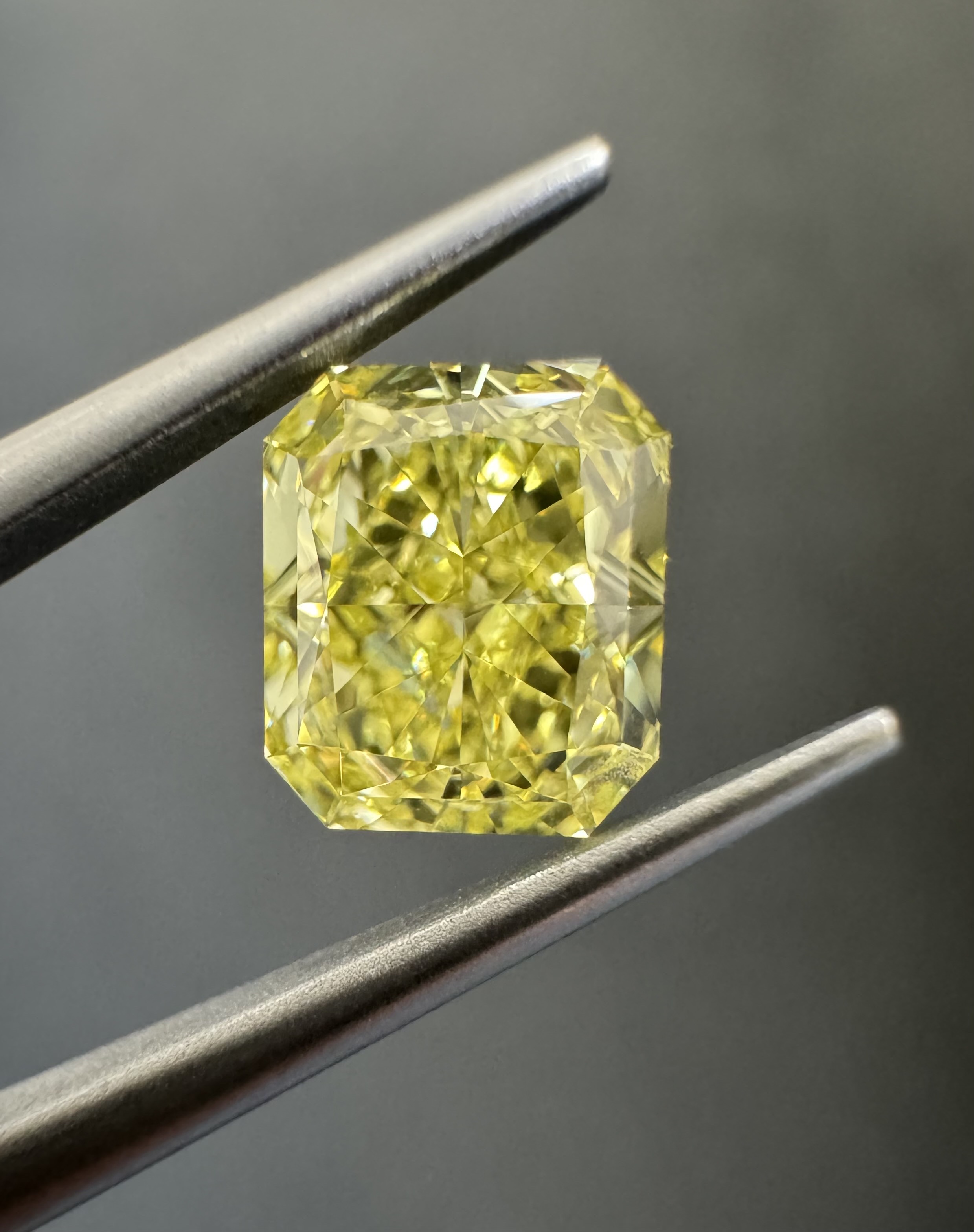 1.26ct Radiant SINGLE image 2 of 3