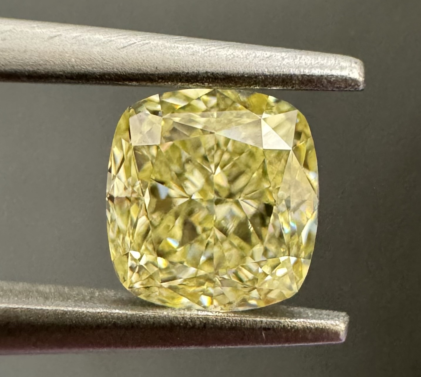 0.62ct Cushion SINGLE image 3 of 4
