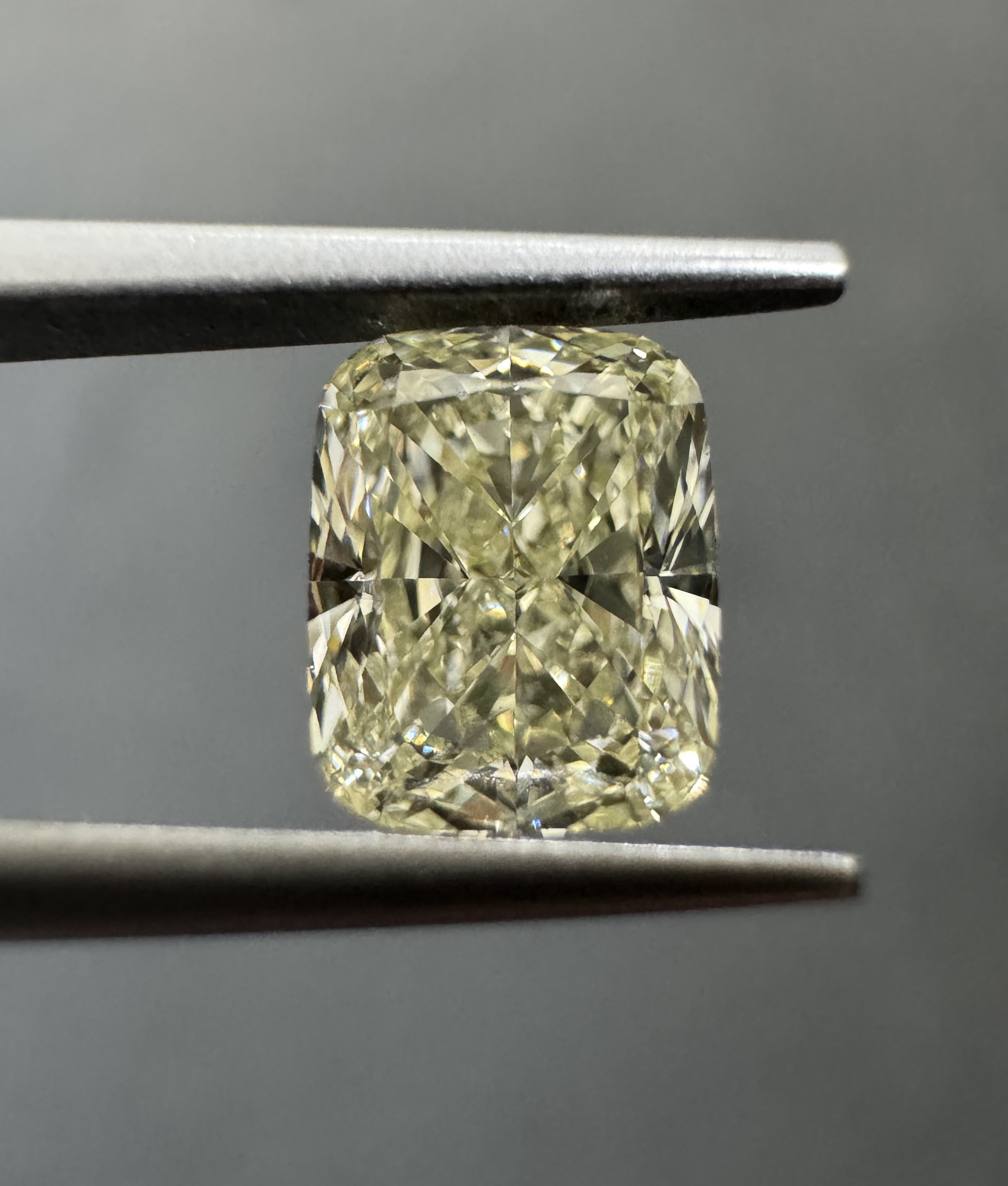 1.04ct Cushion SINGLE image 3 of 4