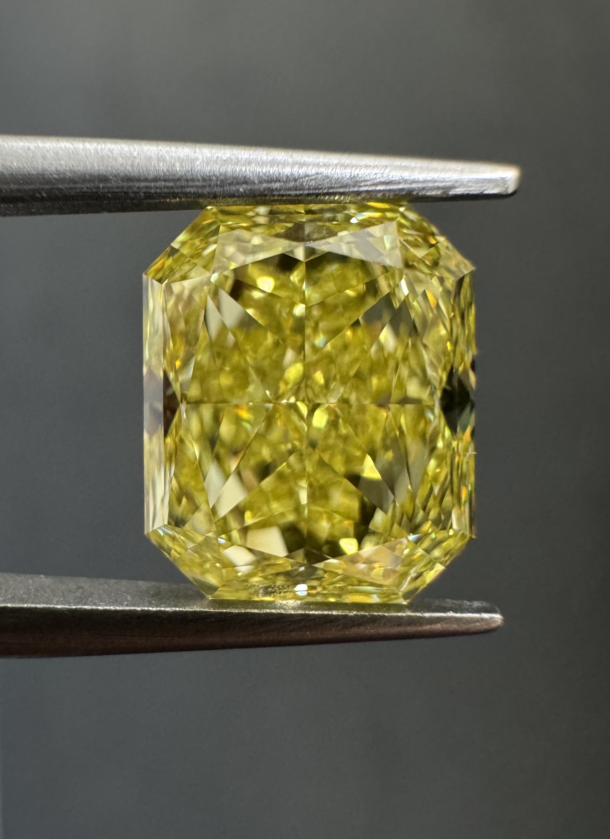 2.52ct Radiant SINGLE image 2 of 3