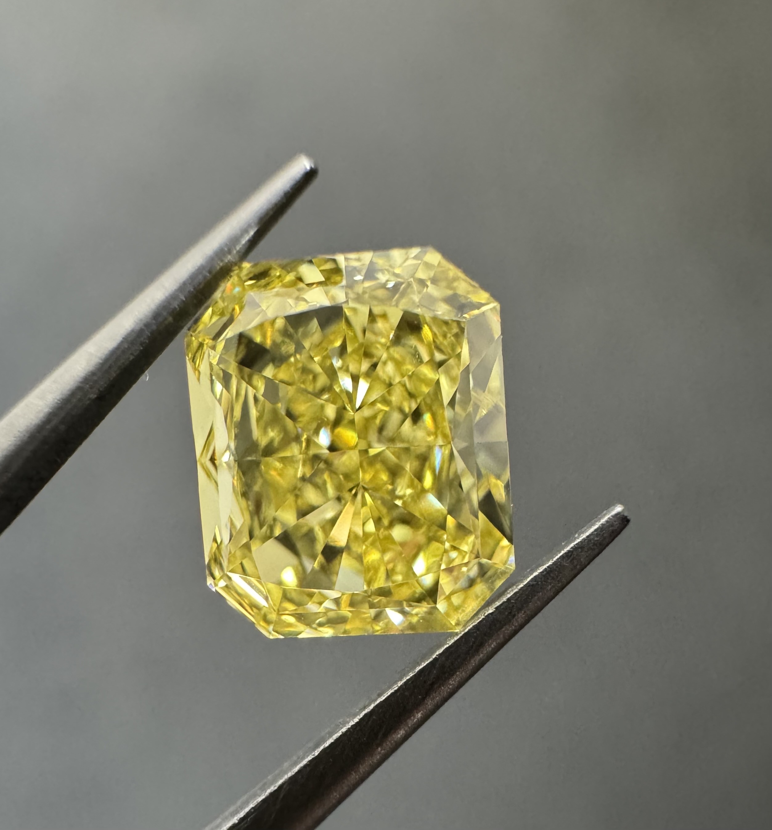 1.52ct Radiant SINGLE image 2 of 3