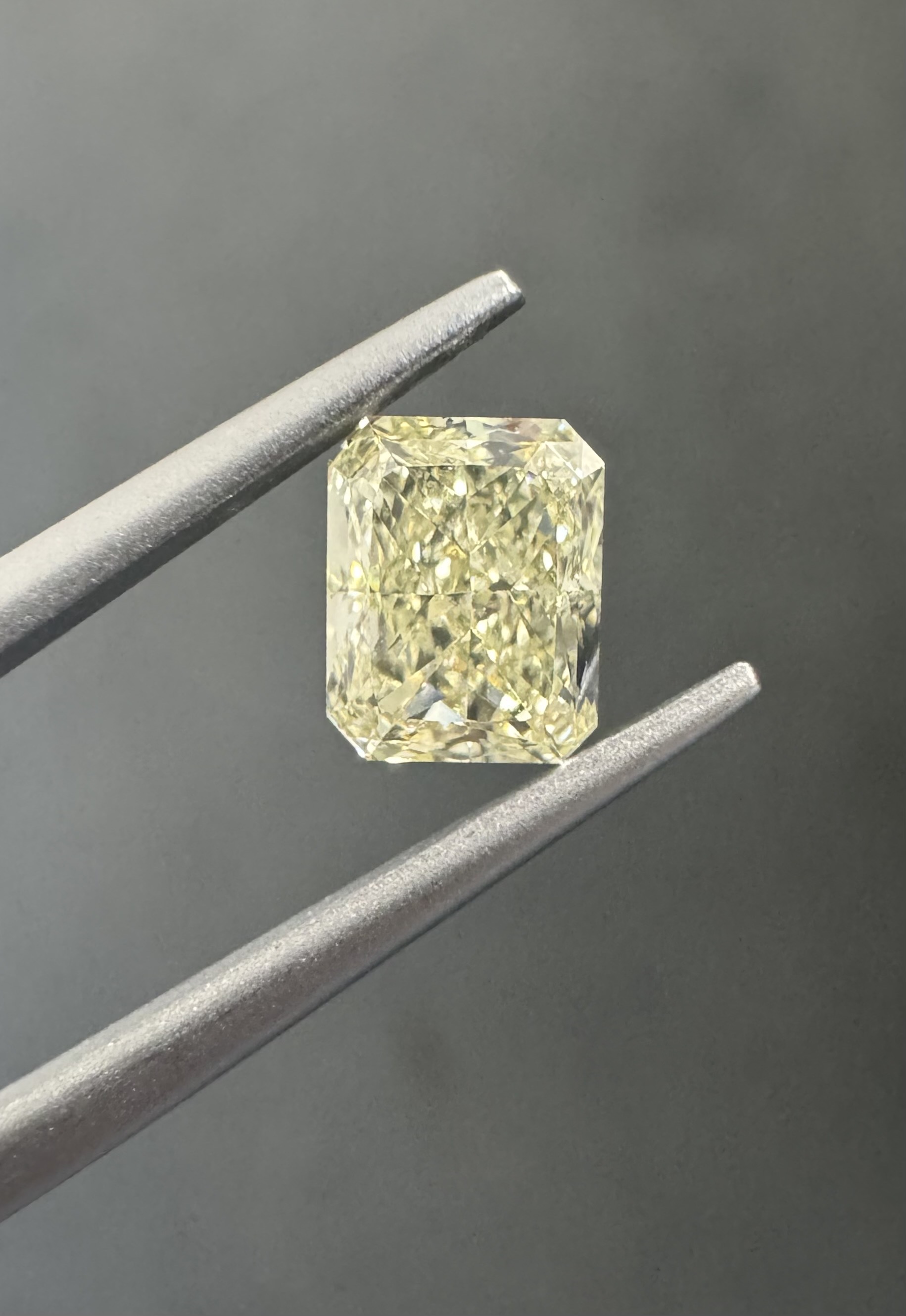 1.01ct Radiant SINGLE image 3 of 4