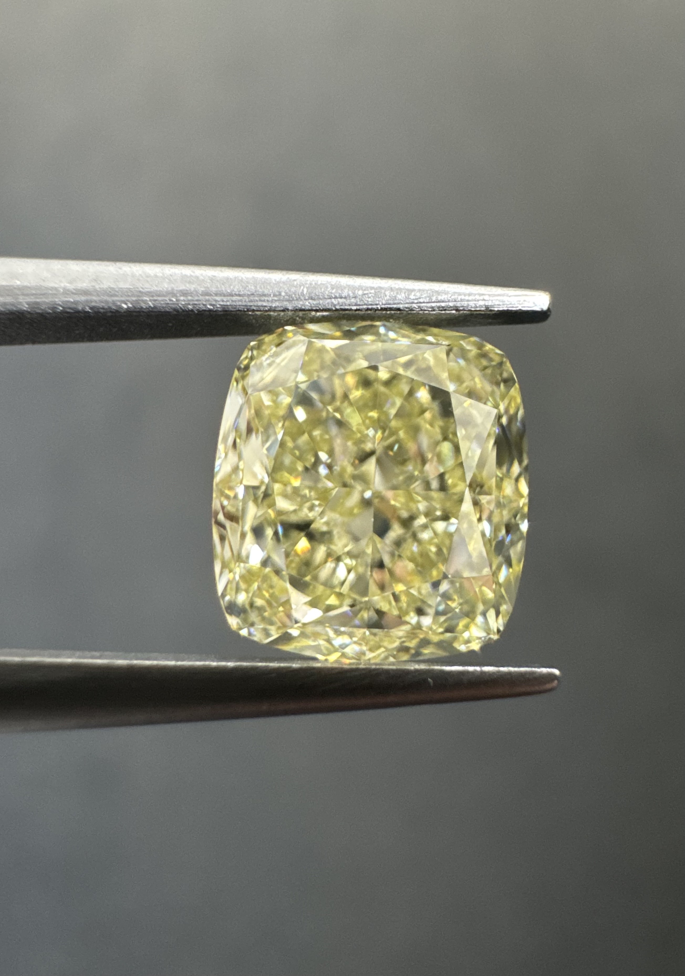 2.53ct Cushion SINGLE image 2 of 3