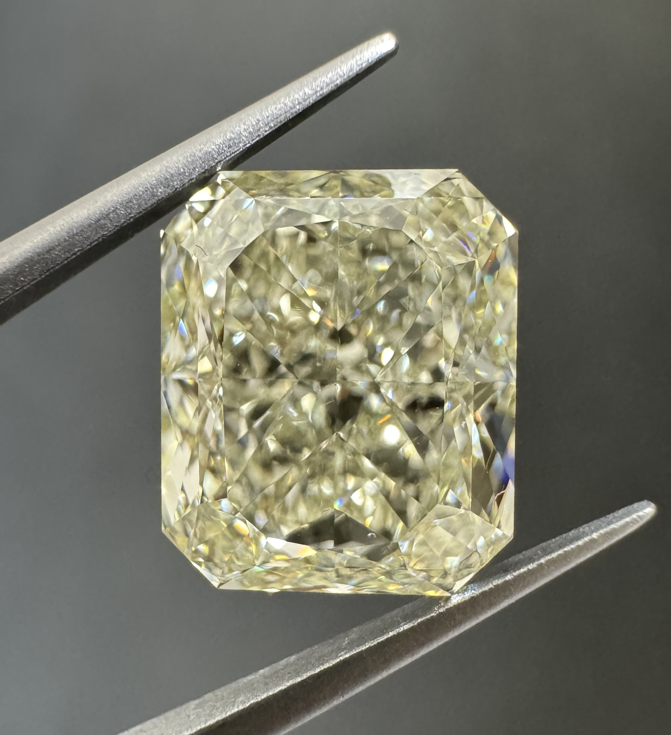 5.31ct Radiant SINGLE image 2 of 3
