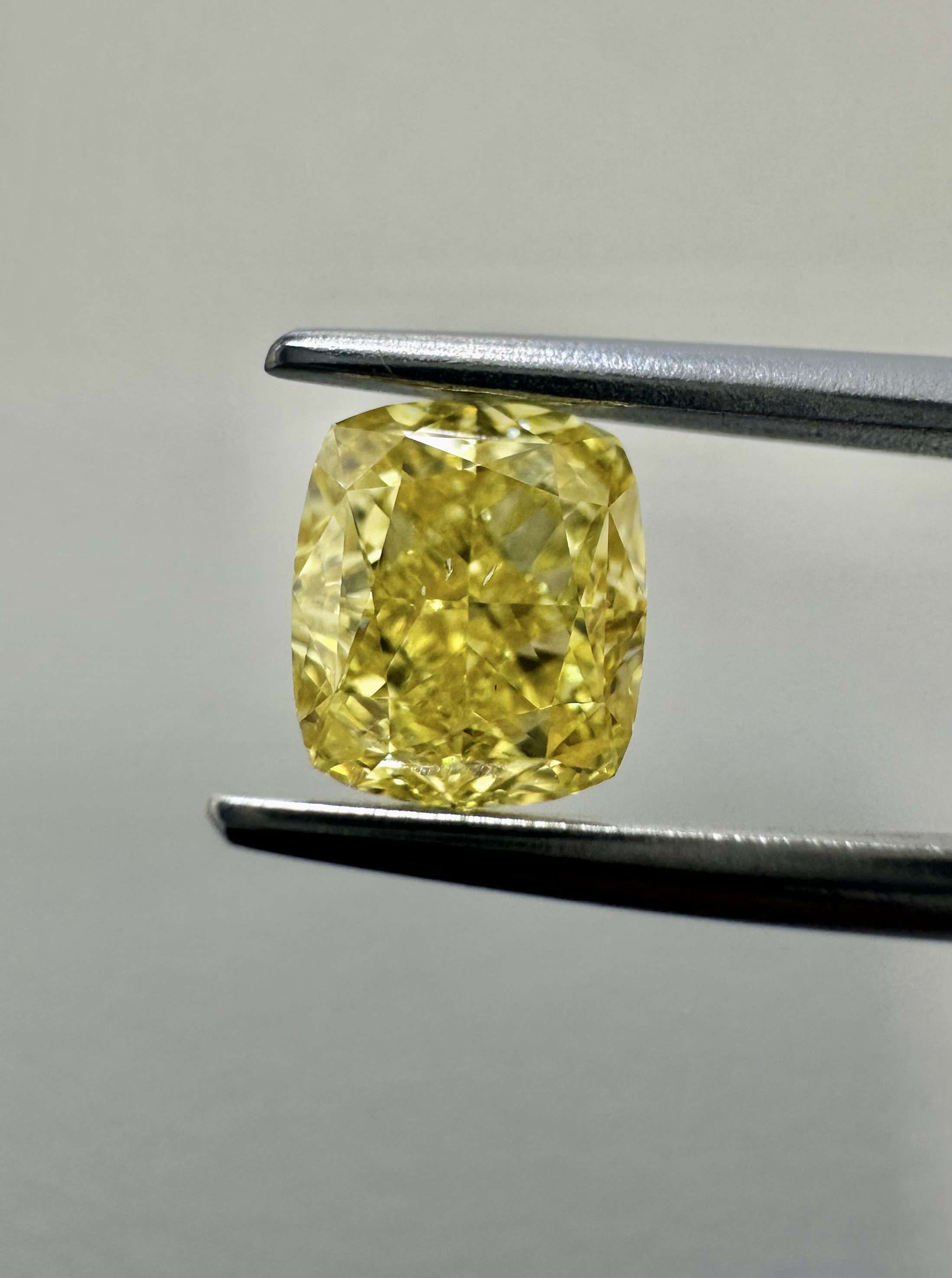 1.01ct Cushion SINGLE image 2 of 3