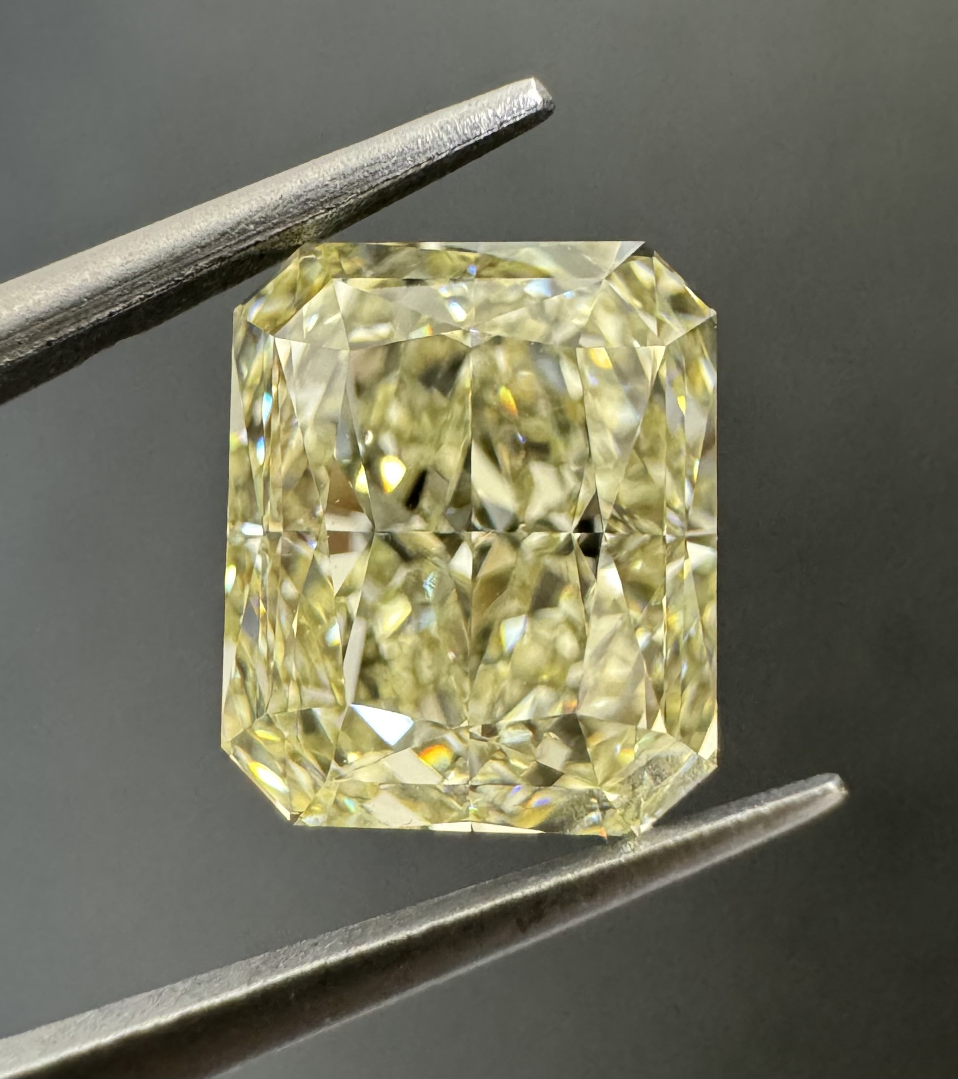 3.02ct RECTANGULAR SINGLE image 2 of 3