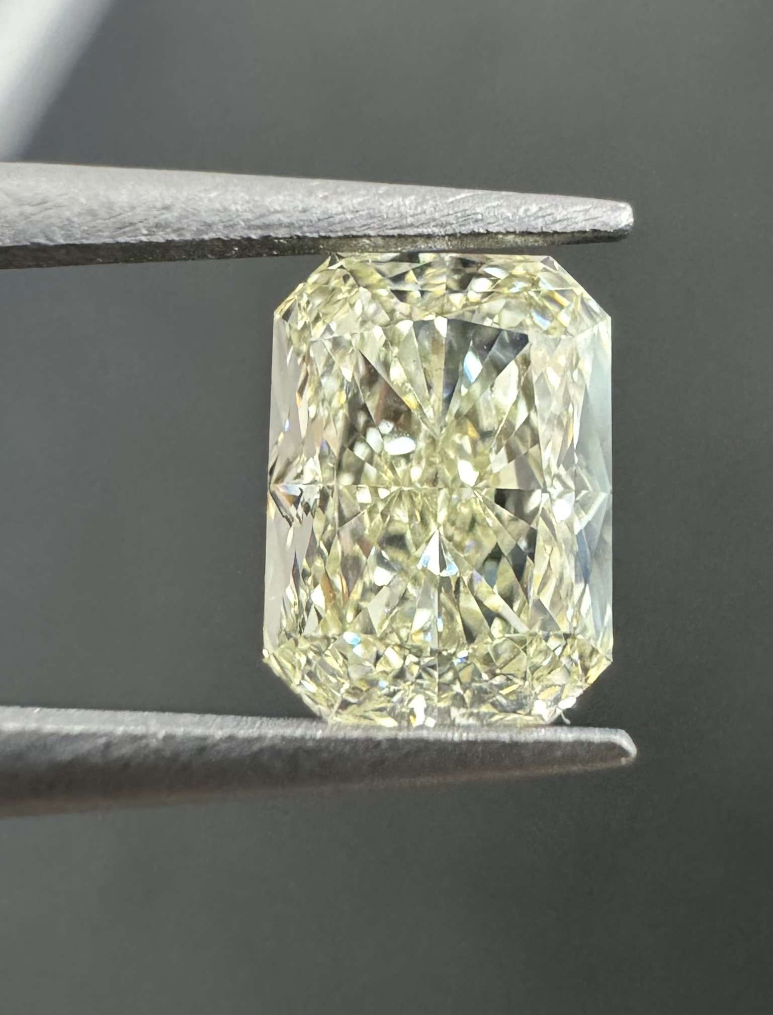 0.90ct Radiant SINGLE image 3 of 4