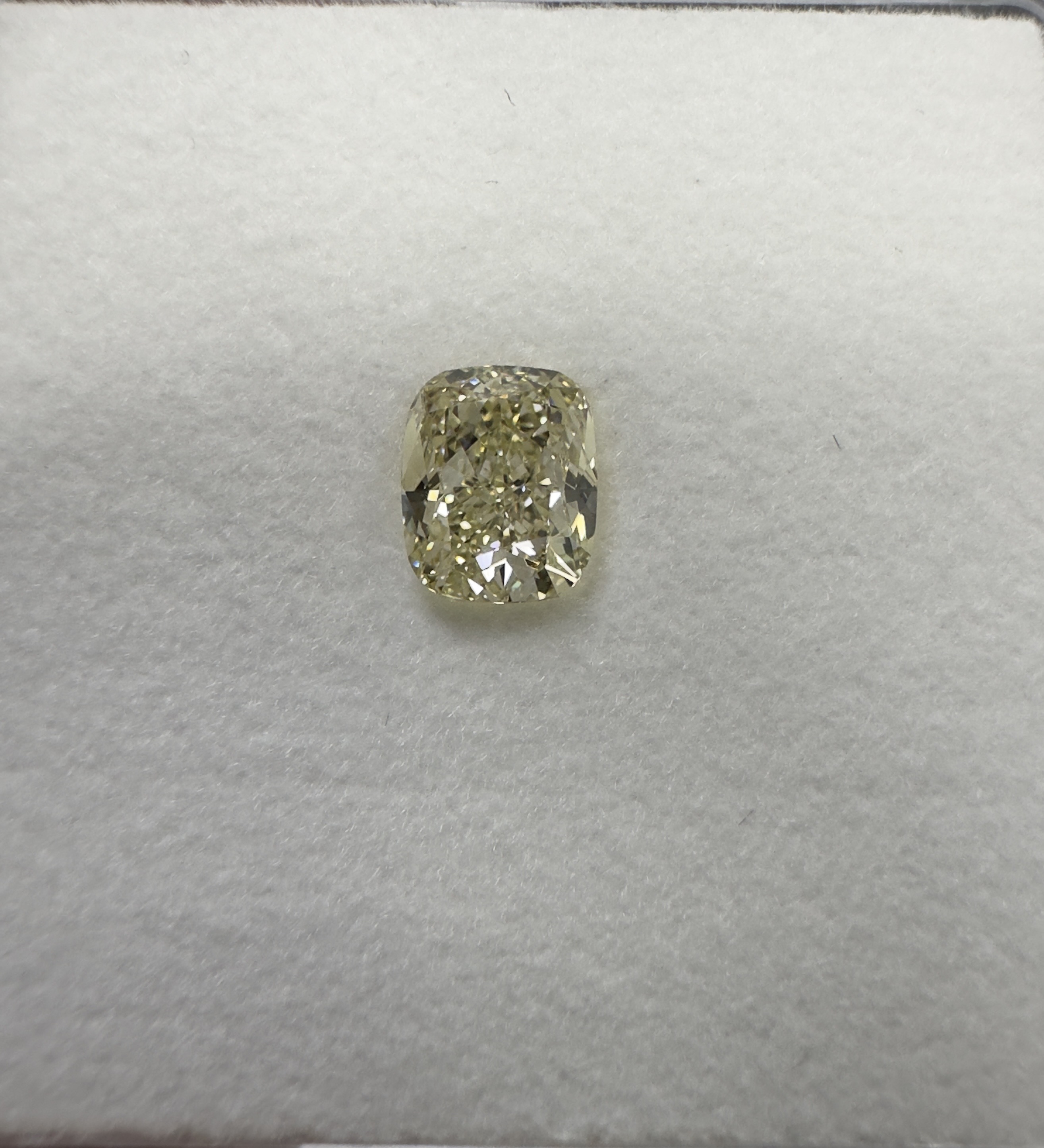 1.30ct Cushion SINGLE image 3 of 4