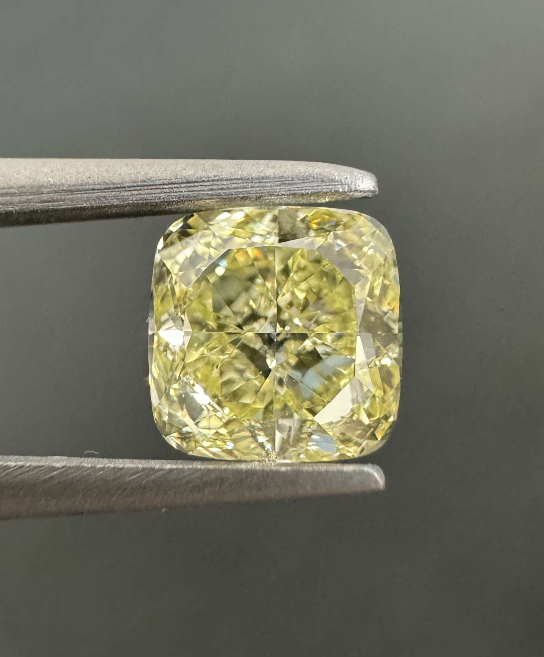 0.90ct Cushion SINGLE image 2 of 3