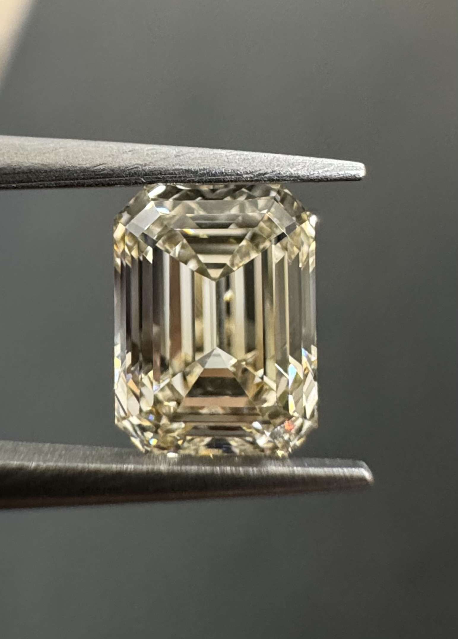 1.02ct Emerald Cut SINGLE image 2 of 3