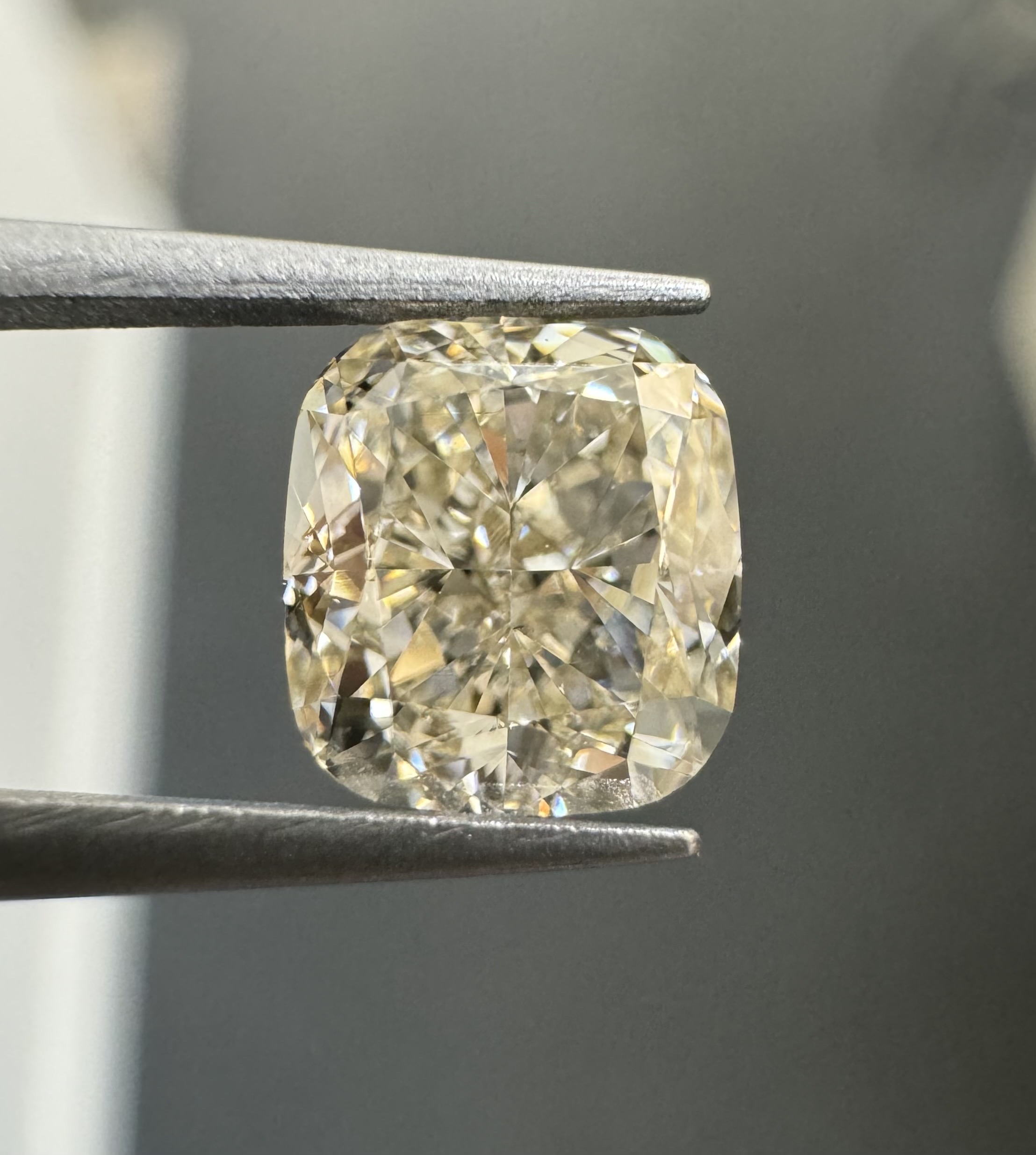 1.01ct Cushion SINGLE image 2 of 3